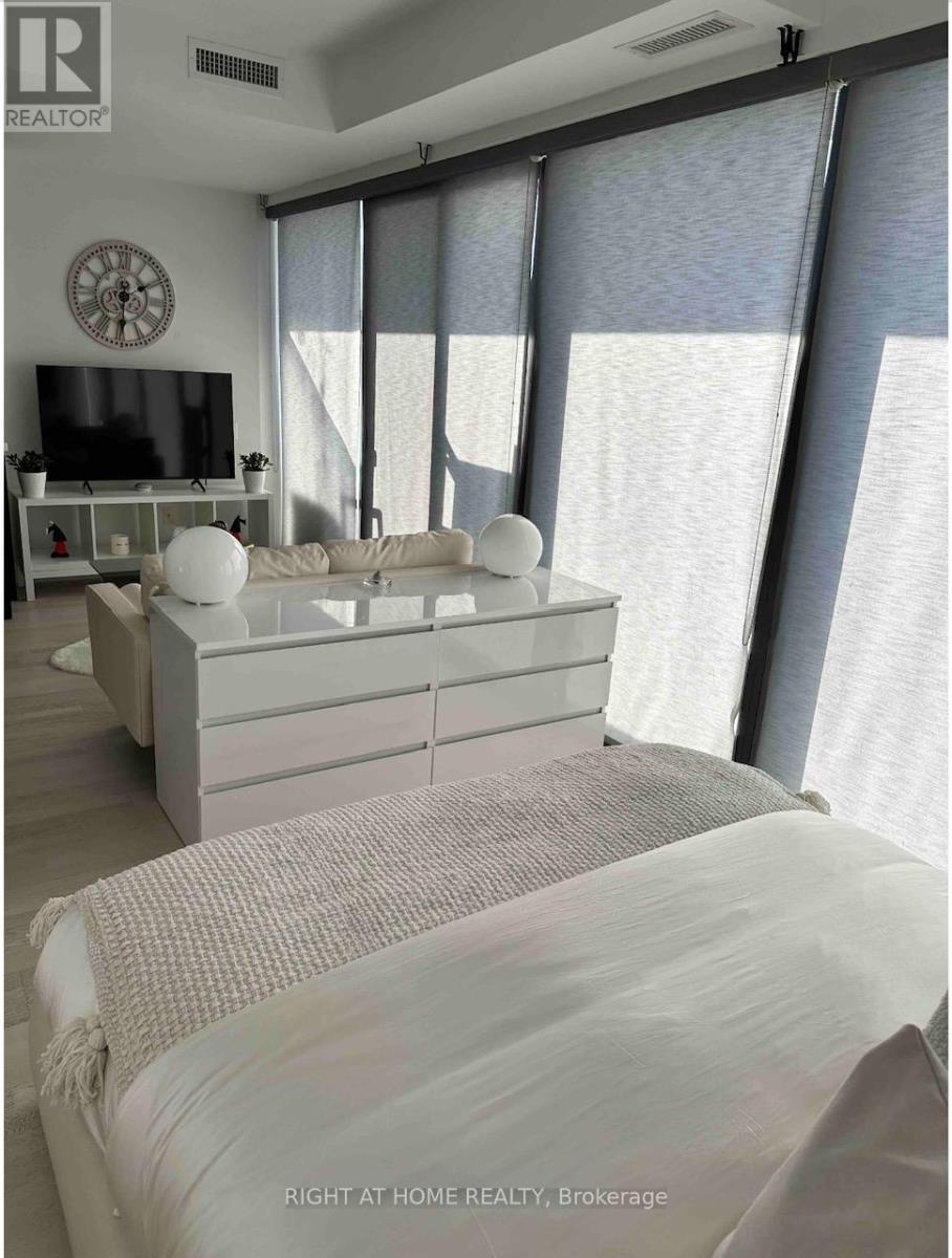 1904 - 60 Colborne Street, Toronto, Ontario  M5E 0B7 - Photo 5 - C12827950