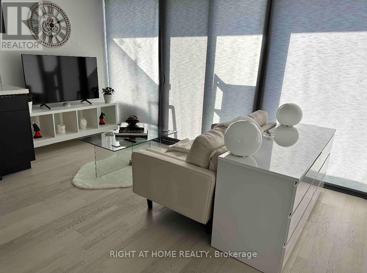 1904 - 60 Colborne Street, Toronto, Ontario  M5E 0B7 - Photo 6 - C12827950