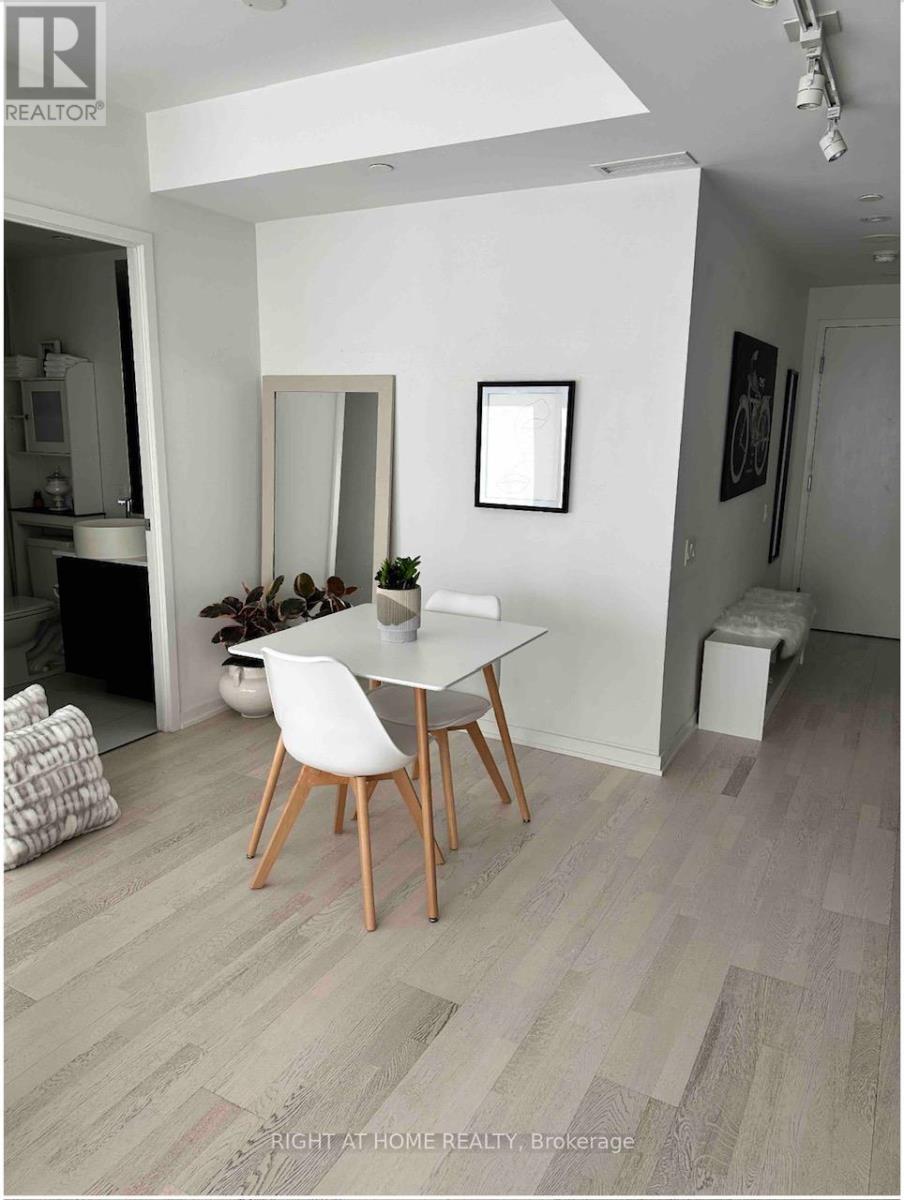 1904 - 60 Colborne Street, Toronto, Ontario  M5E 0B7 - Photo 8 - C12827950