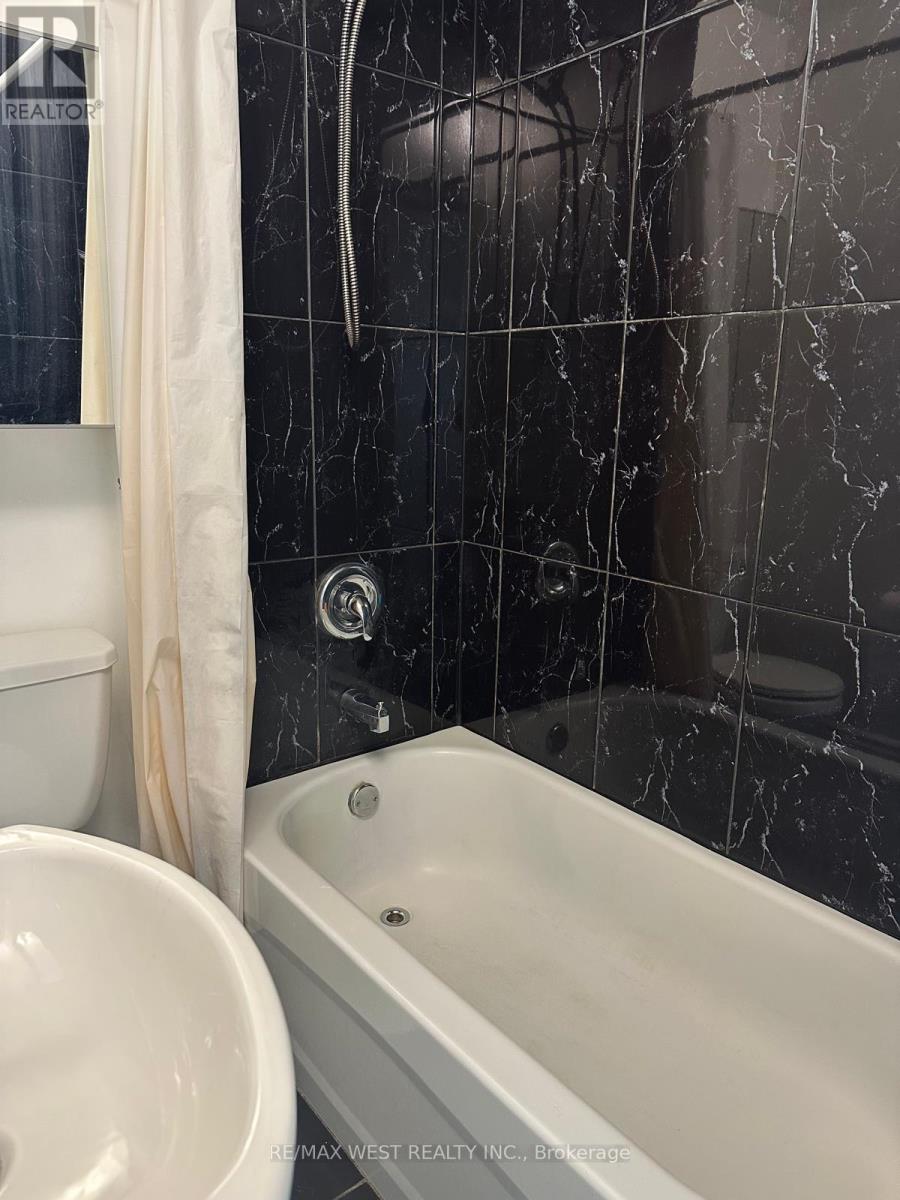 2 - 290 Harbord Street, Toronto, Ontario  M6G 1G6 - Photo 14 - C12827986