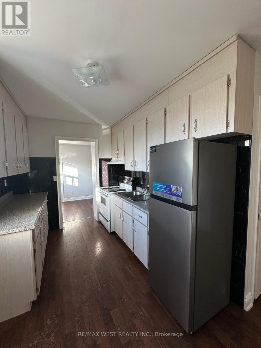 2 - 290 Harbord Street, Toronto, Ontario  M6G 1G6 - Photo 6 - C12827986