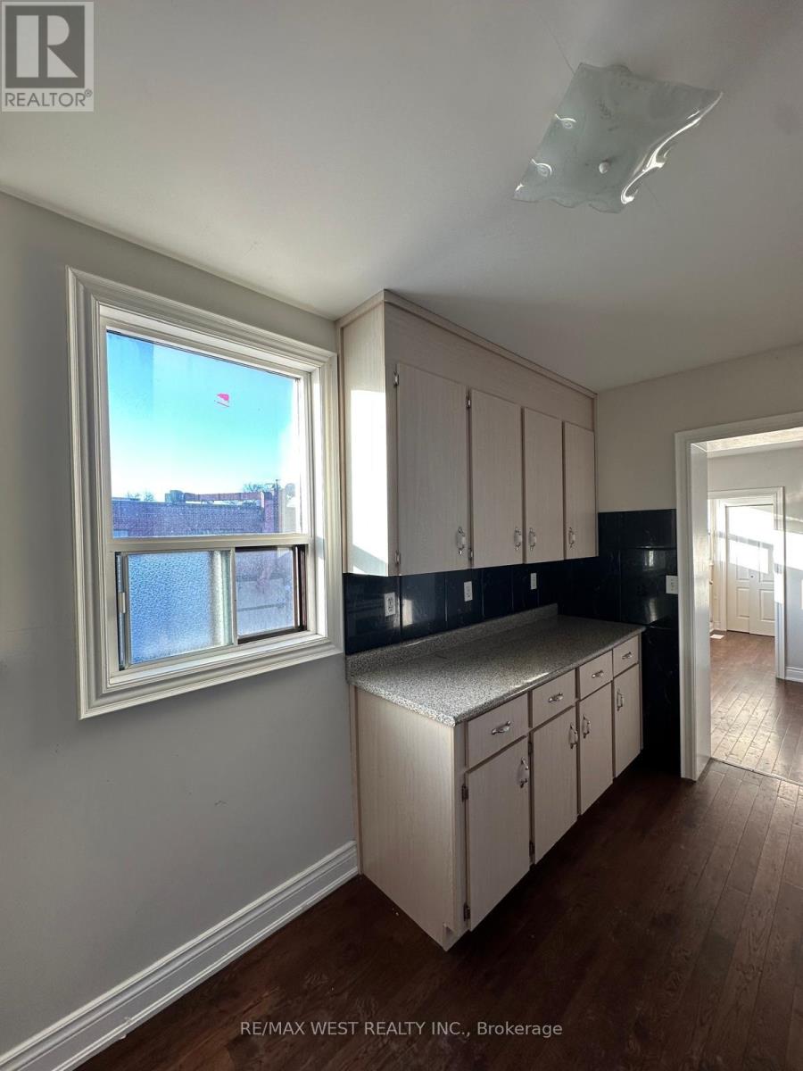 2 - 290 Harbord Street, Toronto, Ontario  M6G 1G6 - Photo 8 - C12827986