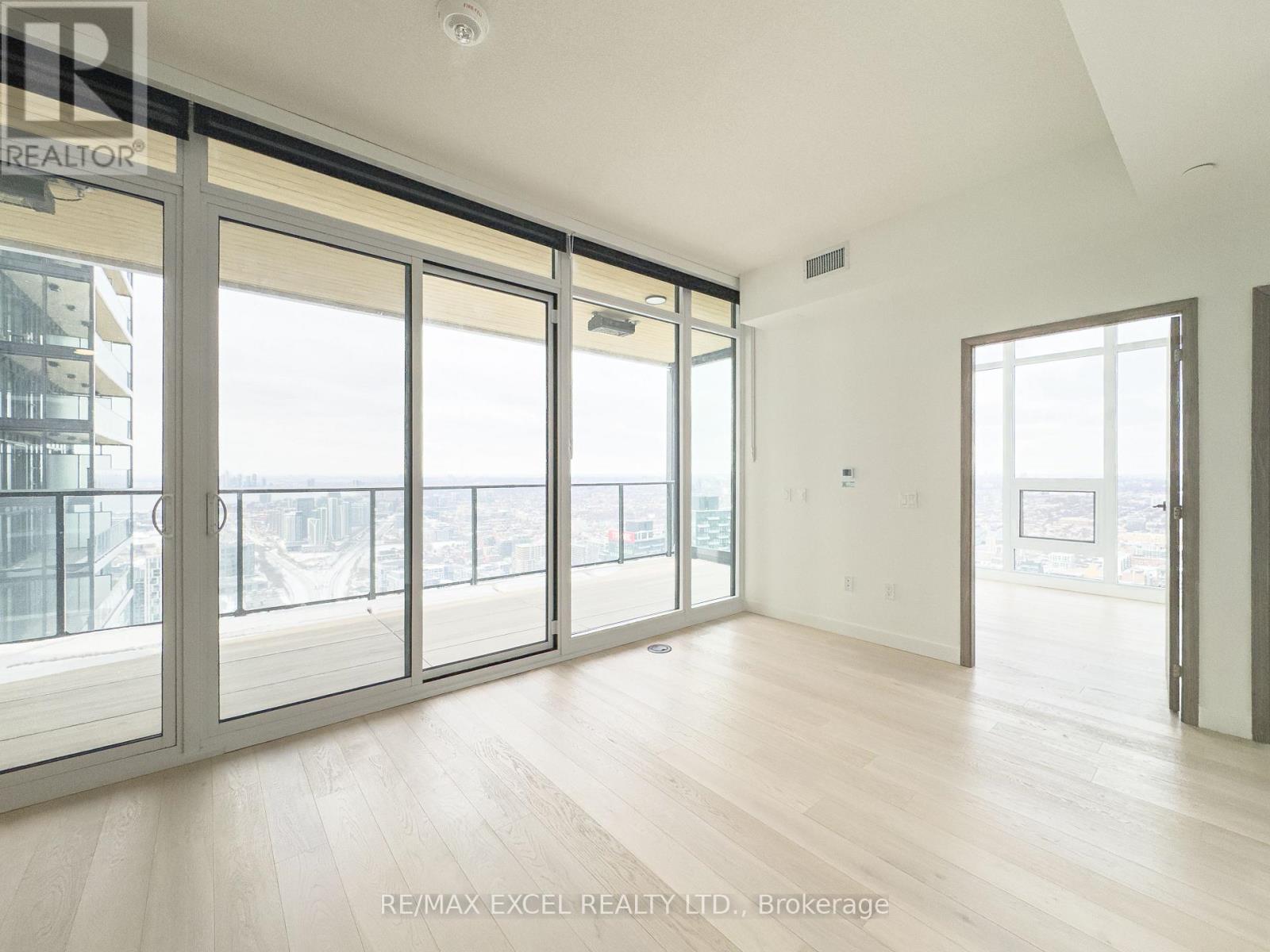 6808 - 1 Concord City Place Way, Toronto (Waterfront Communities), Ontario  M5V 0X4 - Photo 10 - C12828004