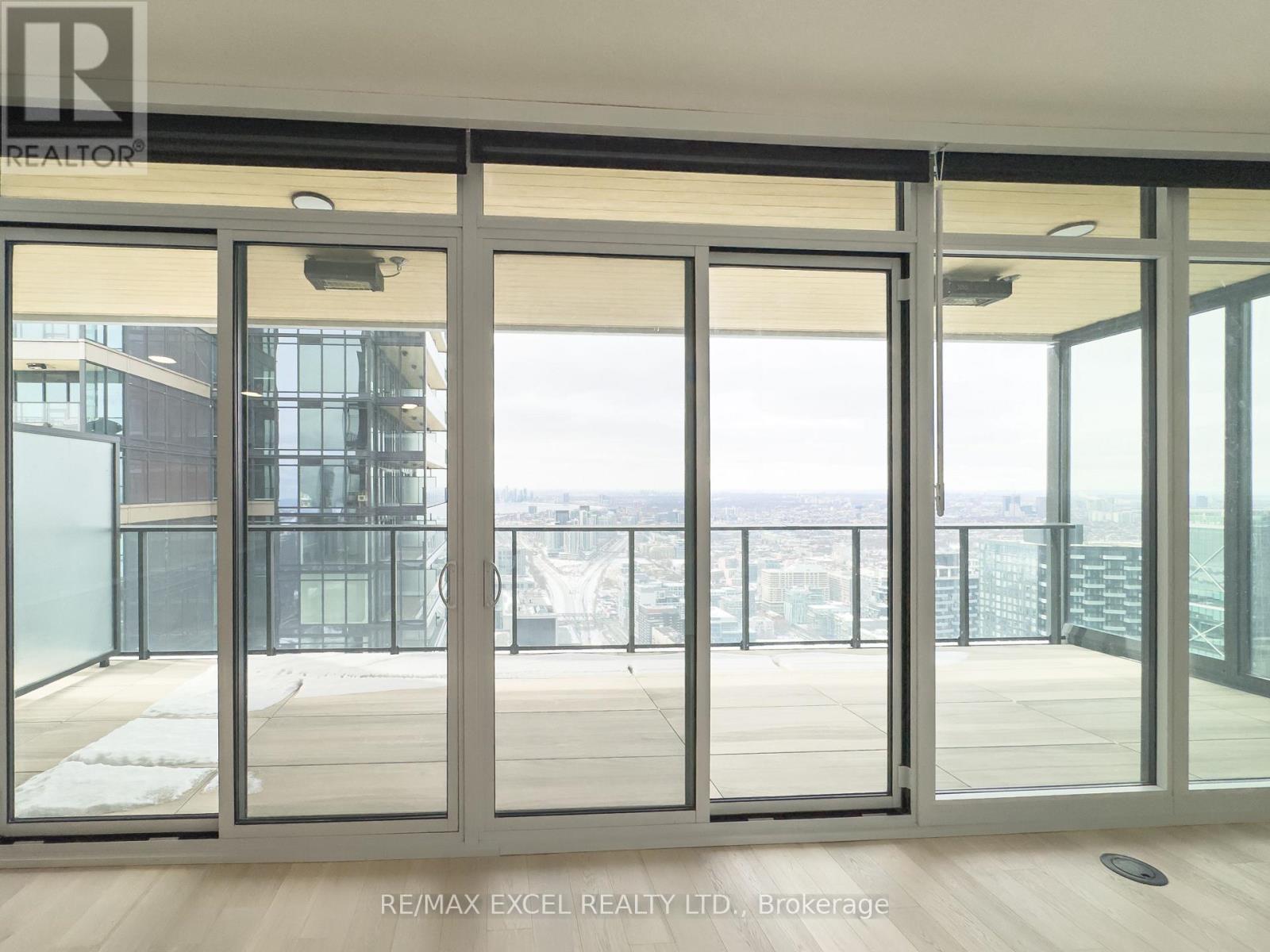 6808 - 1 Concord City Place Way, Toronto (Waterfront Communities), Ontario  M5V 0X4 - Photo 12 - C12828004