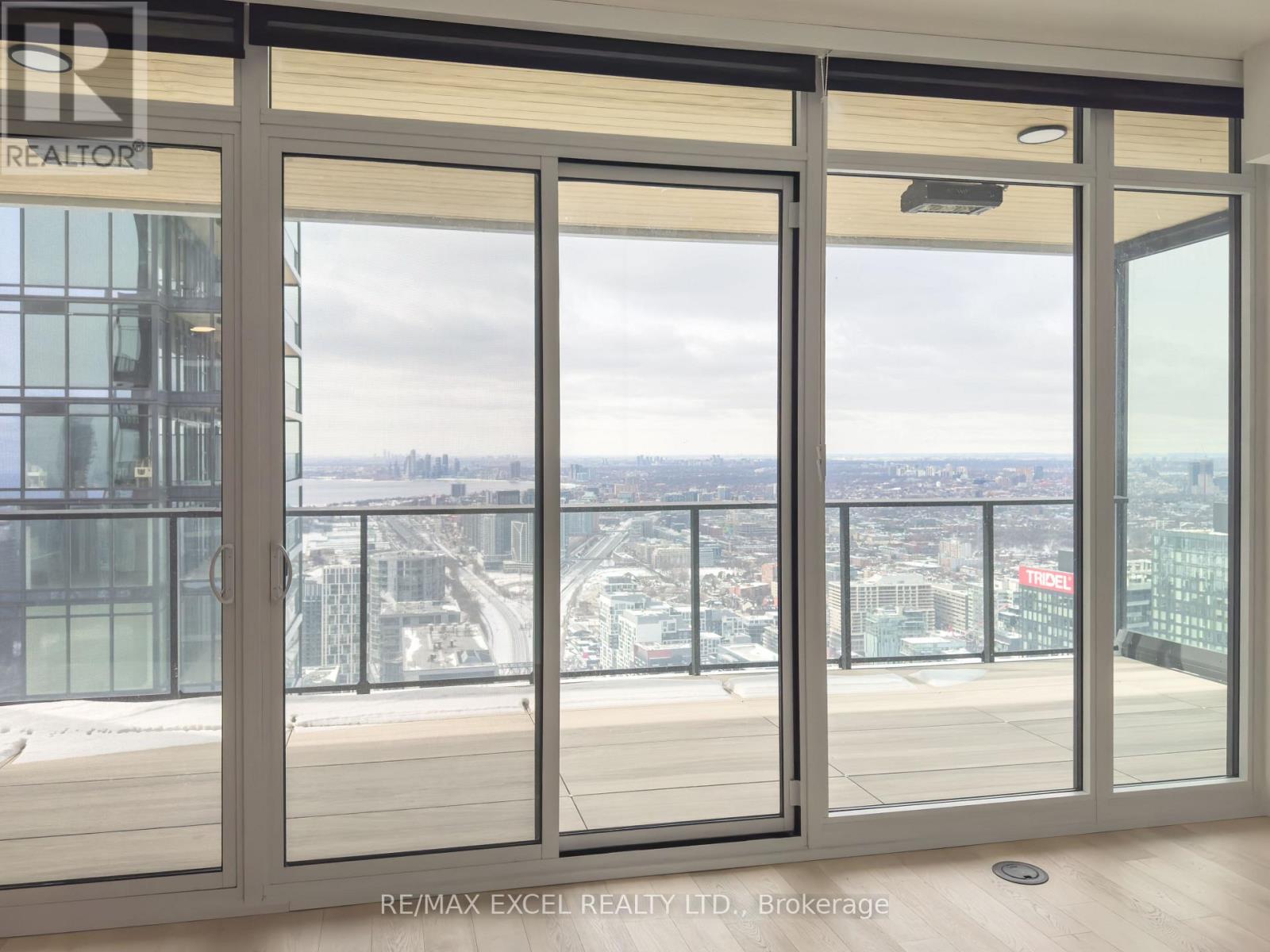 6808 - 1 Concord City Place Way, Toronto (Waterfront Communities), Ontario  M5V 0X4 - Photo 13 - C12828004