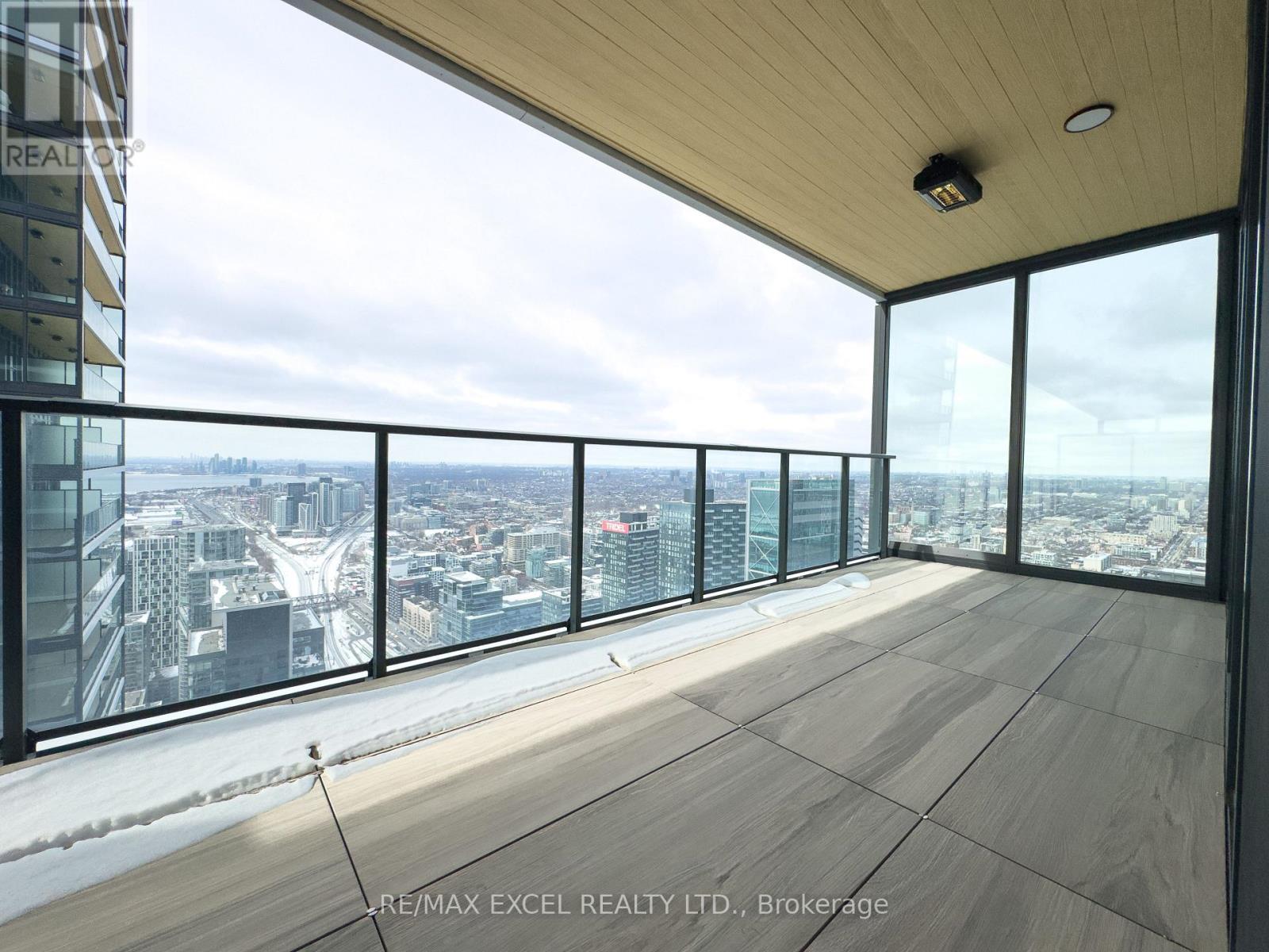 6808 - 1 Concord City Place Way, Toronto (Waterfront Communities), Ontario  M5V 0X4 - Photo 16 - C12828004