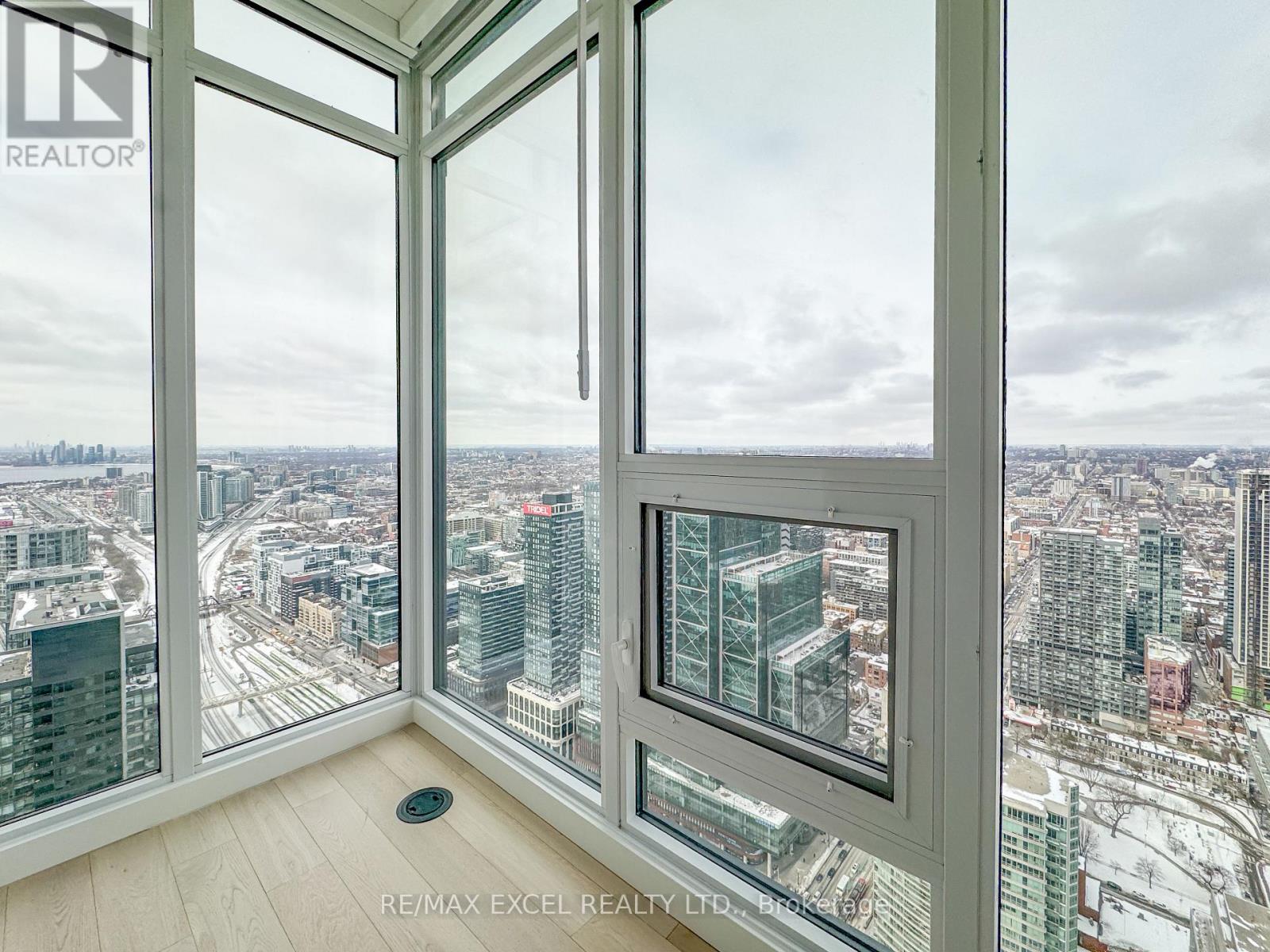 6808 - 1 Concord City Place Way, Toronto (Waterfront Communities), Ontario  M5V 0X4 - Photo 19 - C12828004