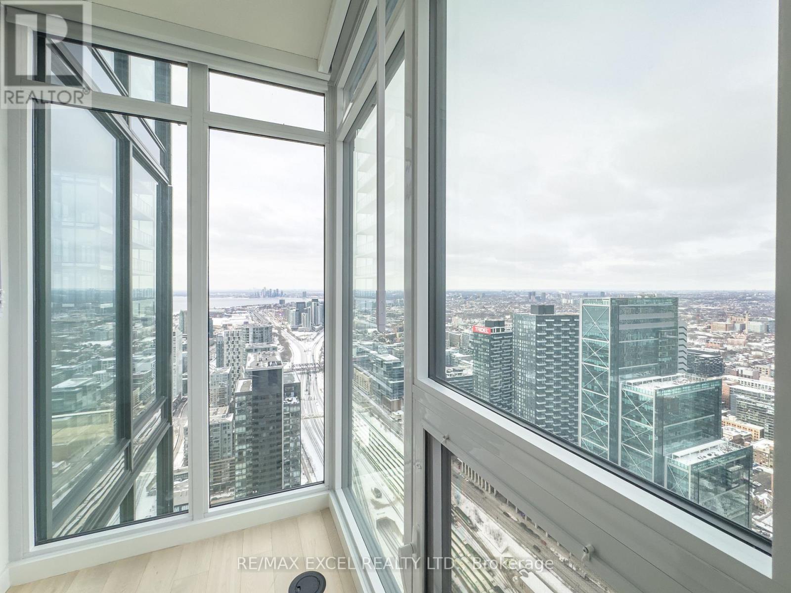 6808 - 1 Concord City Place Way, Toronto (Waterfront Communities), Ontario  M5V 0X4 - Photo 21 - C12828004