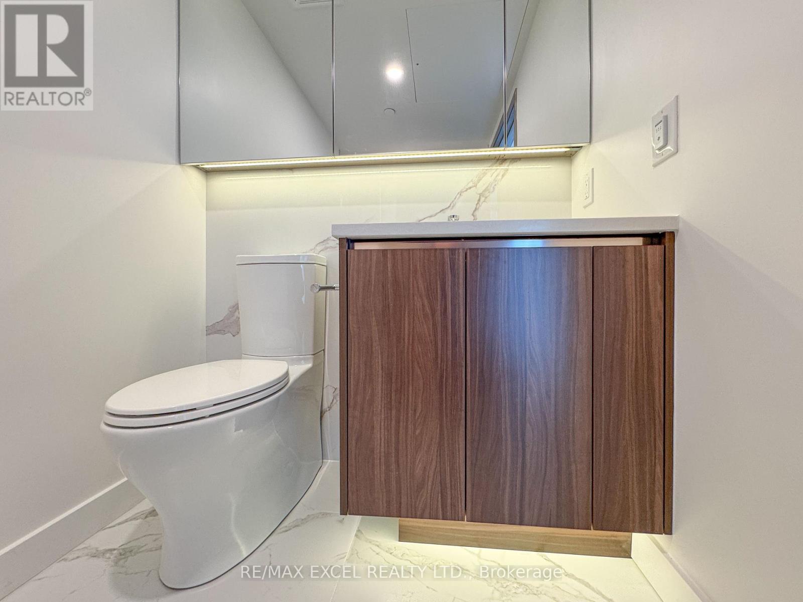 6808 - 1 Concord City Place Way, Toronto (Waterfront Communities), Ontario  M5V 0X4 - Photo 34 - C12828004