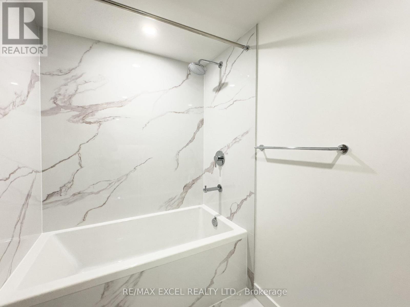 6808 - 1 Concord City Place Way, Toronto (Waterfront Communities), Ontario  M5V 0X4 - Photo 36 - C12828004