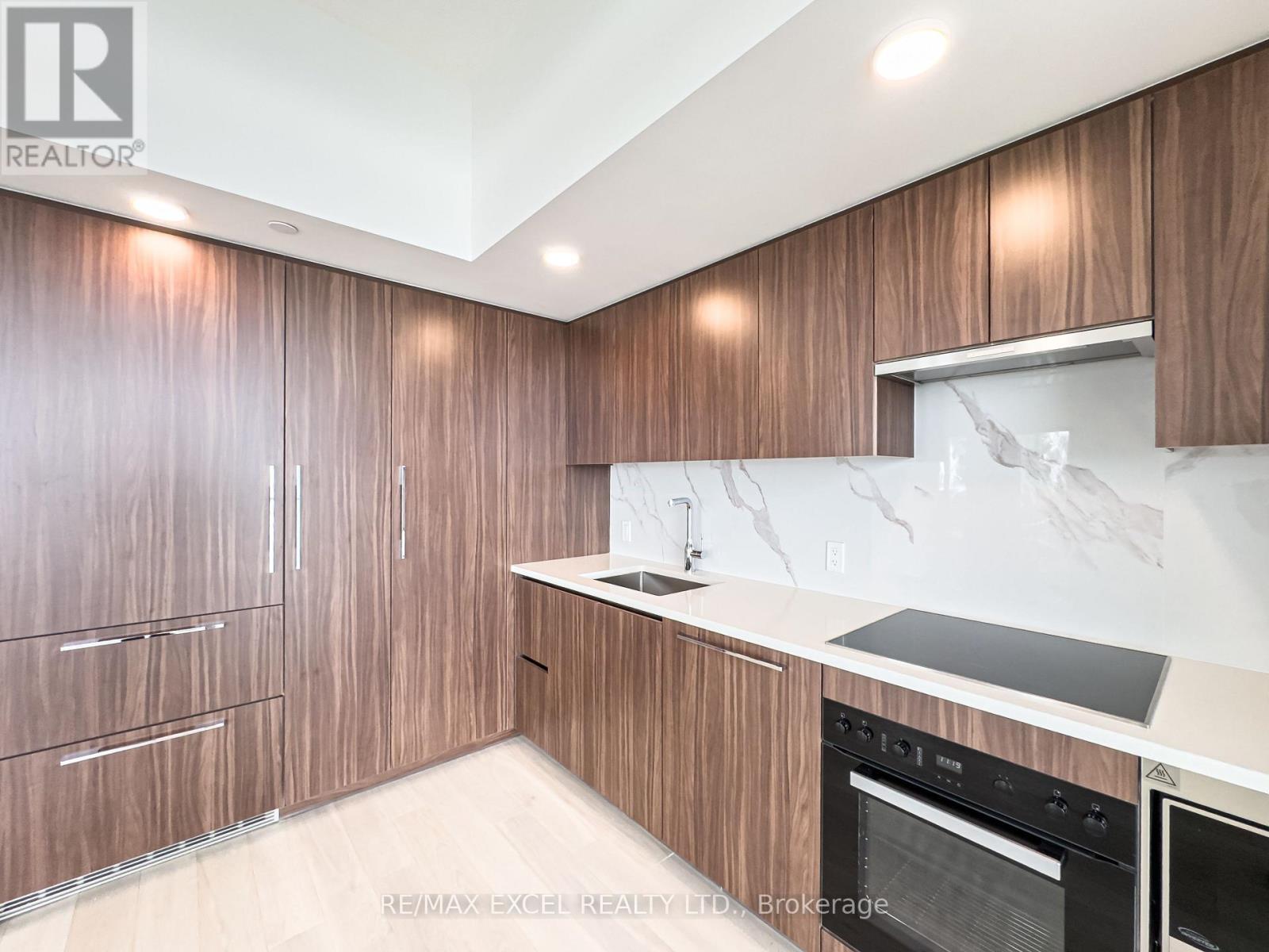 6808 - 1 Concord City Place Way, Toronto (Waterfront Communities), Ontario  M5V 0X4 - Photo 4 - C12828004