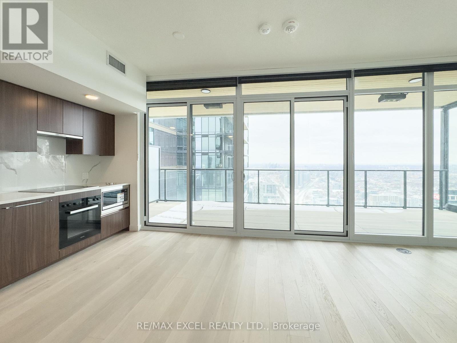 6808 - 1 Concord City Place Way, Toronto (Waterfront Communities), Ontario  M5V 0X4 - Photo 7 - C12828004