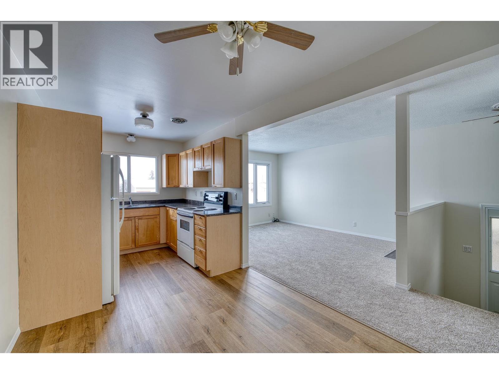 9021 102 Avenue, Fort St. John, British Columbia  V1J 2G4 - Photo 2 - R3094249