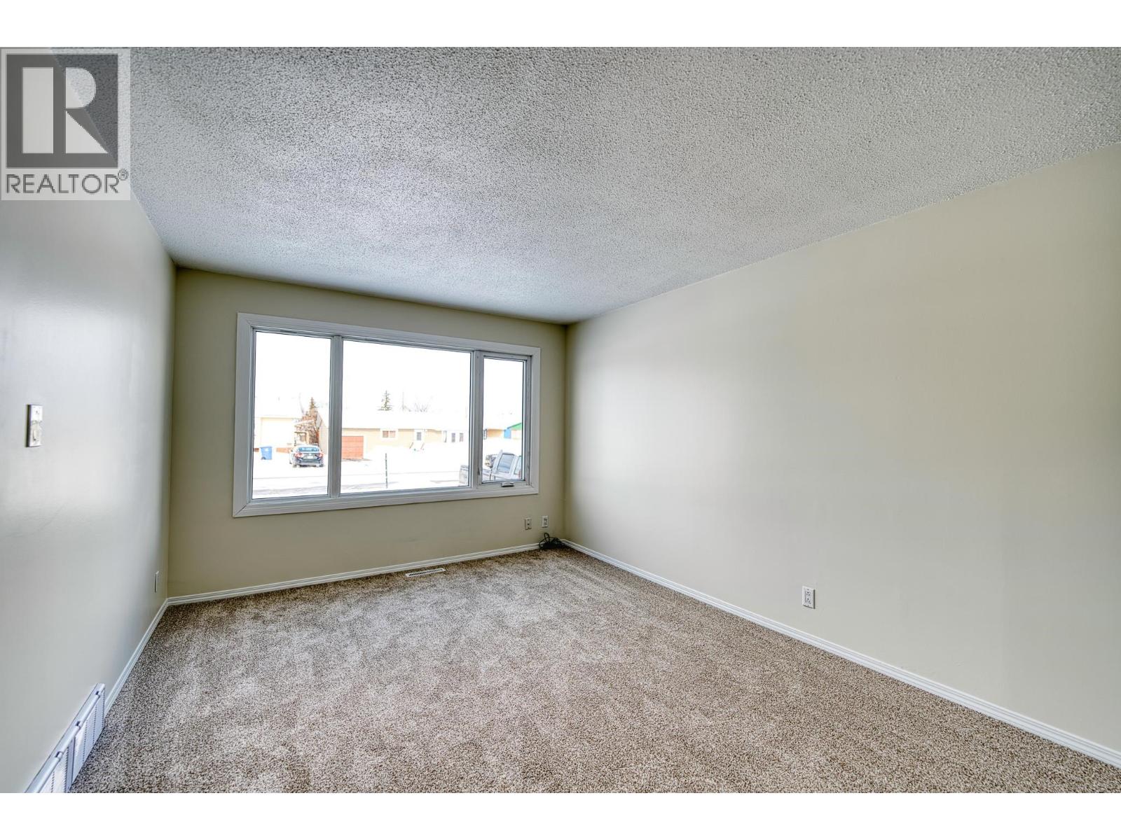 9021 102 Avenue, Fort St. John, British Columbia  V1J 2G4 - Photo 6 - R3094249