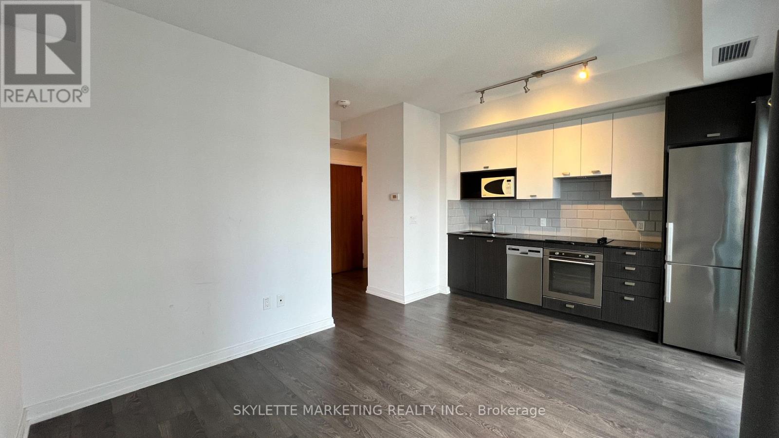 3017 - 275 Village Green Square, Toronto, Ontario  M1S 0L8 - Photo 4 - E12827958