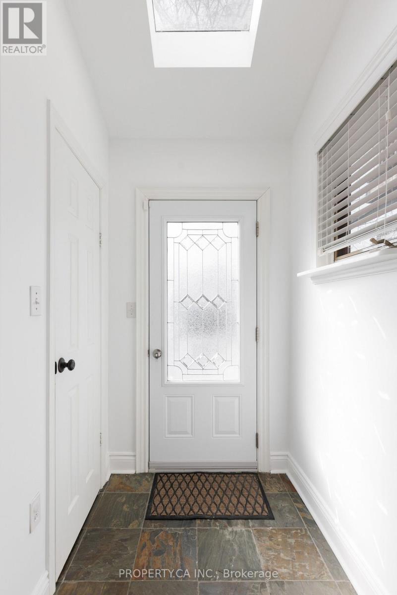 14 Galt Avenue, Toronto, Ontario  M4M 2Z1 - Photo 13 - E12827968