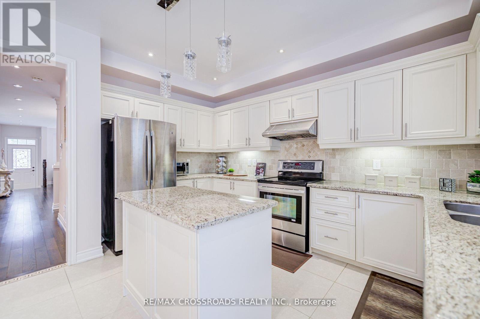 187 Summeridge Drive, Vaughan (Patterson), Ontario  L4J 8T2 - Photo 11 - N12827994