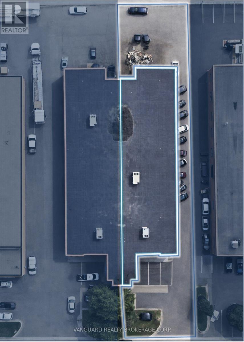 A - 41 Buttermill Avenue, Vaughan (Concord), Ontario  L4K 3X1 - Photo 2 - N12828028