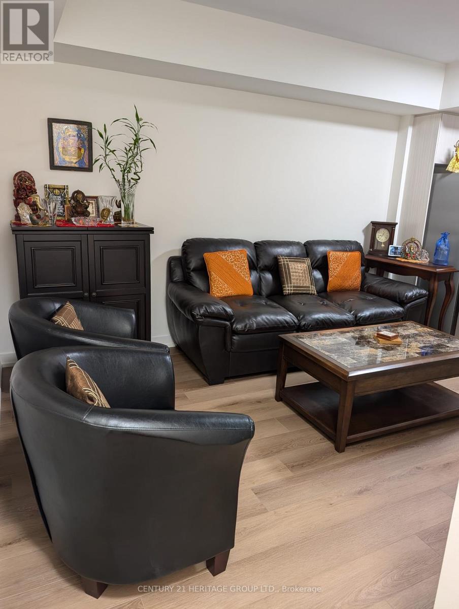 1202 - 56 Elizabeth Street, Richmond Hill, Ontario  L4C 5W2 - Photo 5 - N12828126