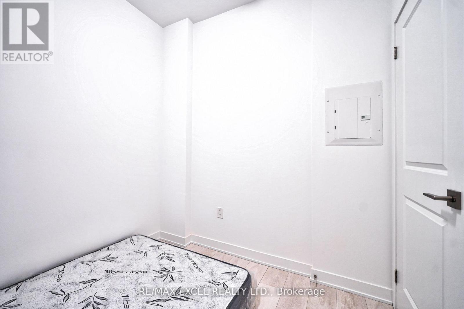 1516 - 85 Oneida Crescent, Richmond Hill, Ontario  L4B 0H4 - Photo 10 - N12828146