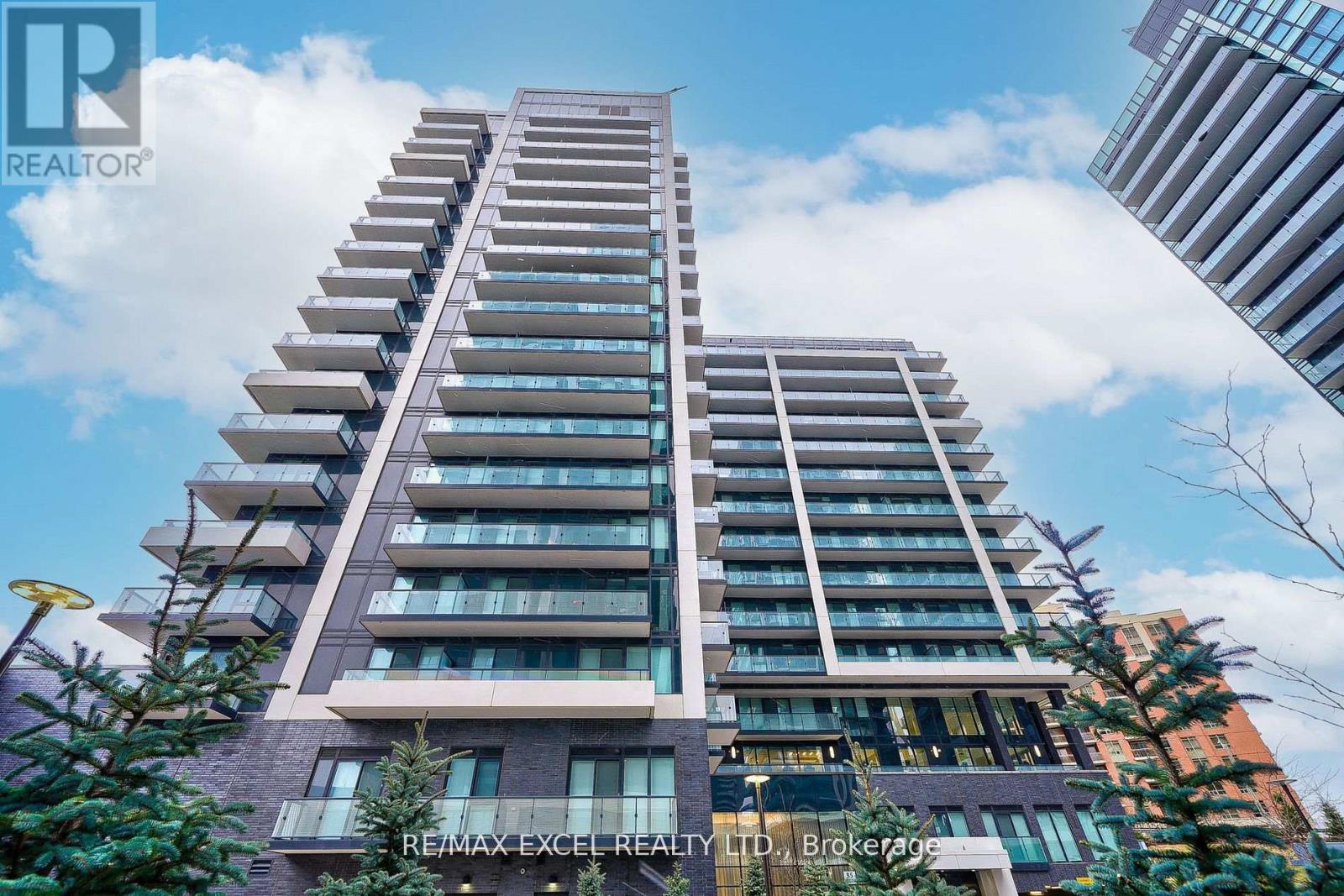 1516 - 85 Oneida Crescent, Richmond Hill, Ontario  L4B 0H4 - Photo 2 - N12828146