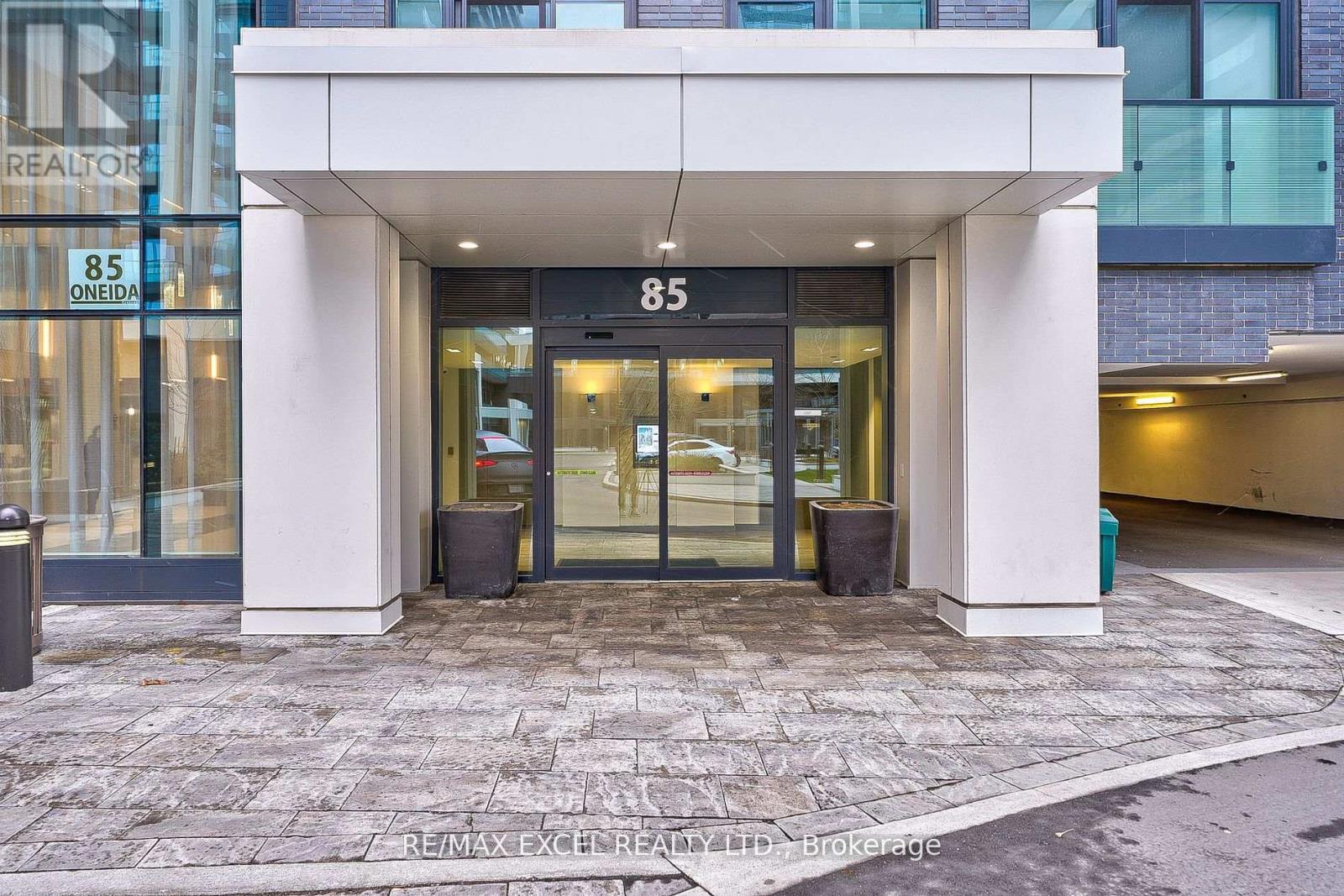 1516 - 85 Oneida Crescent, Richmond Hill, Ontario  L4B 0H4 - Photo 3 - N12828146