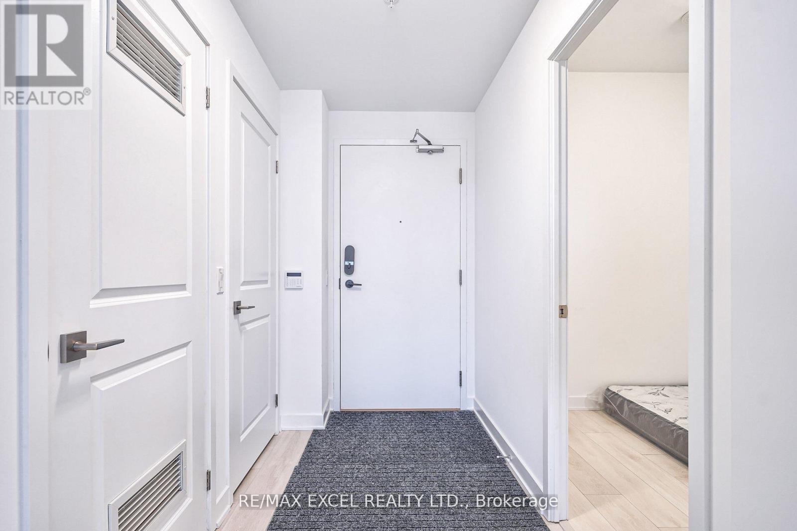 1516 - 85 Oneida Crescent, Richmond Hill, Ontario  L4B 0H4 - Photo 7 - N12828146