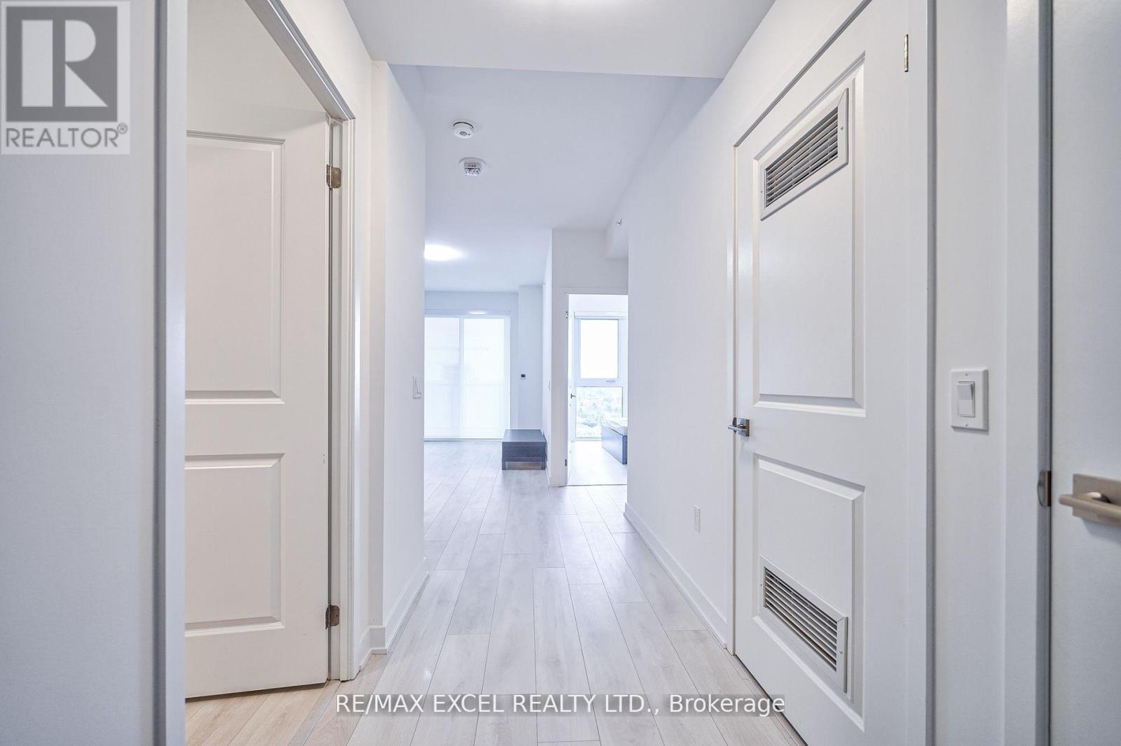 1516 - 85 Oneida Crescent, Richmond Hill, Ontario  L4B 0H4 - Photo 9 - N12828146