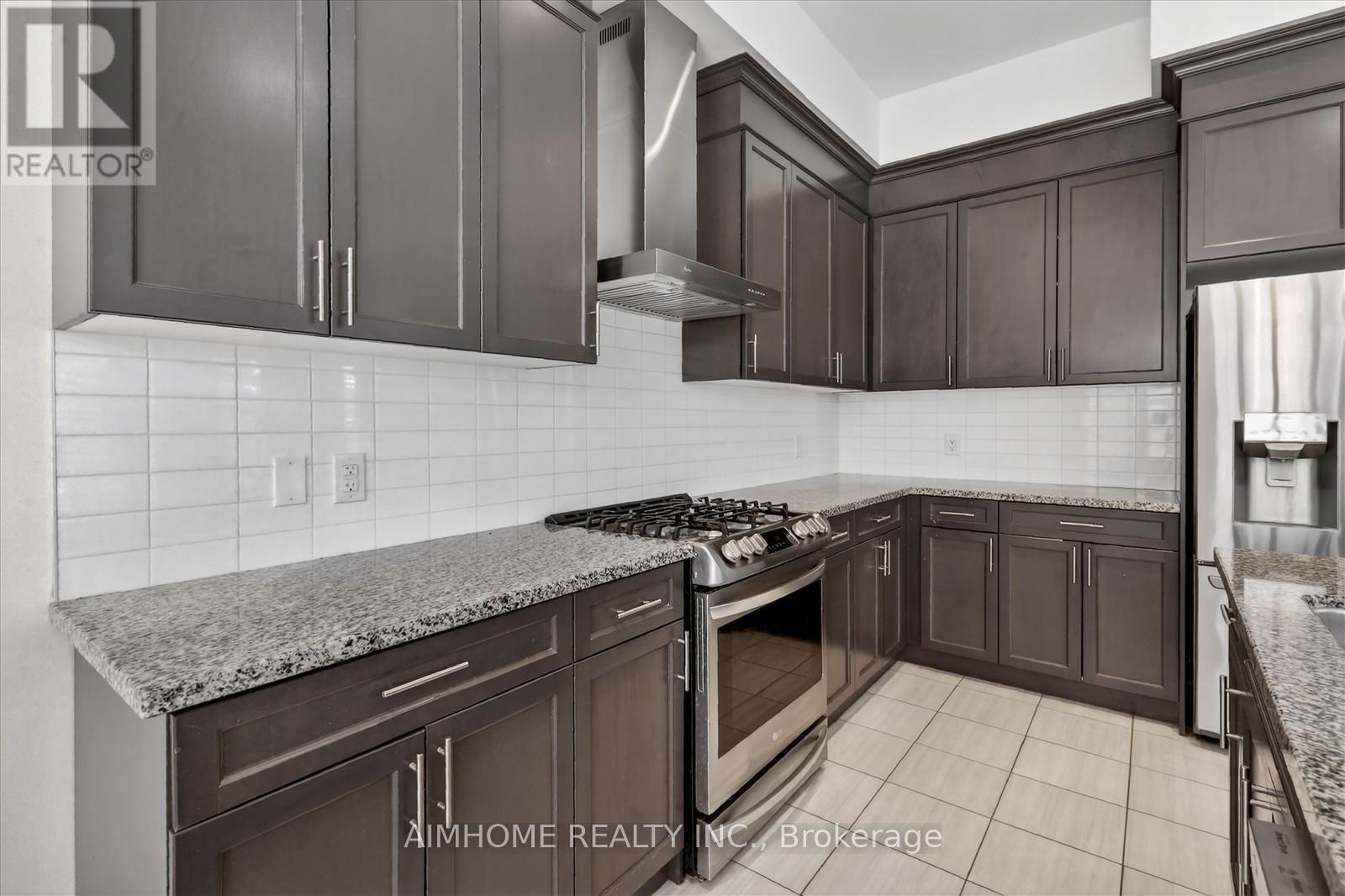 94 Brabin Circle, Whitby, Ontario  L1P 0C1 - Photo 15 - E12790258