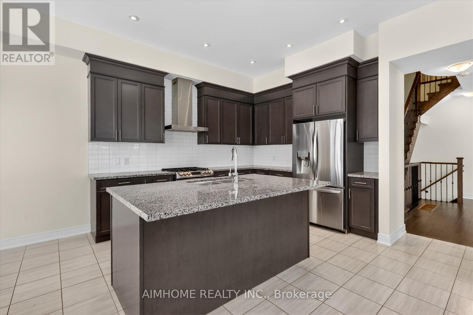 94 Brabin Circle, Whitby, Ontario  L1P 0C1 - Photo 14 - E12790258