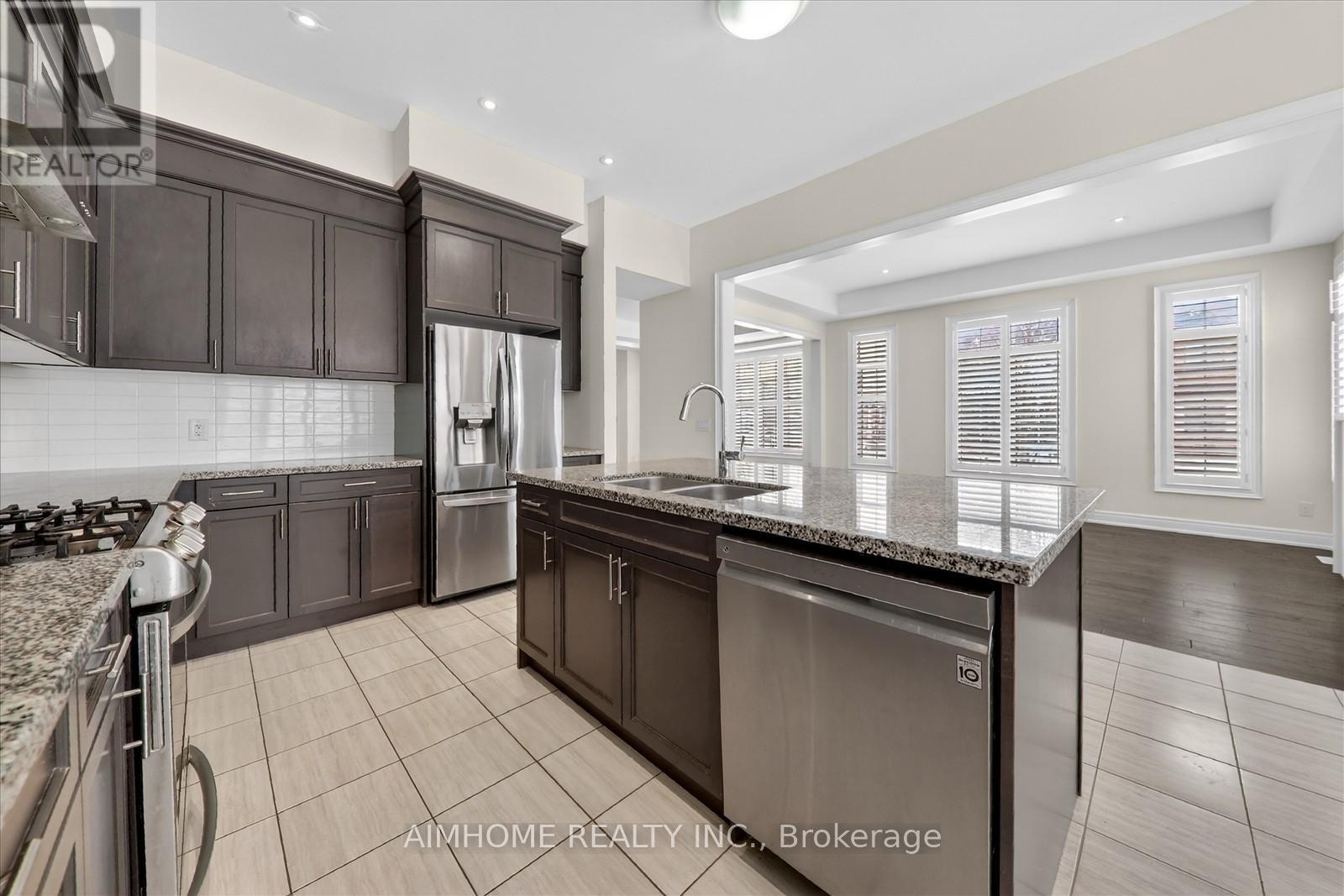 94 Brabin Circle, Whitby, Ontario  L1P 0C1 - Photo 16 - E12790258