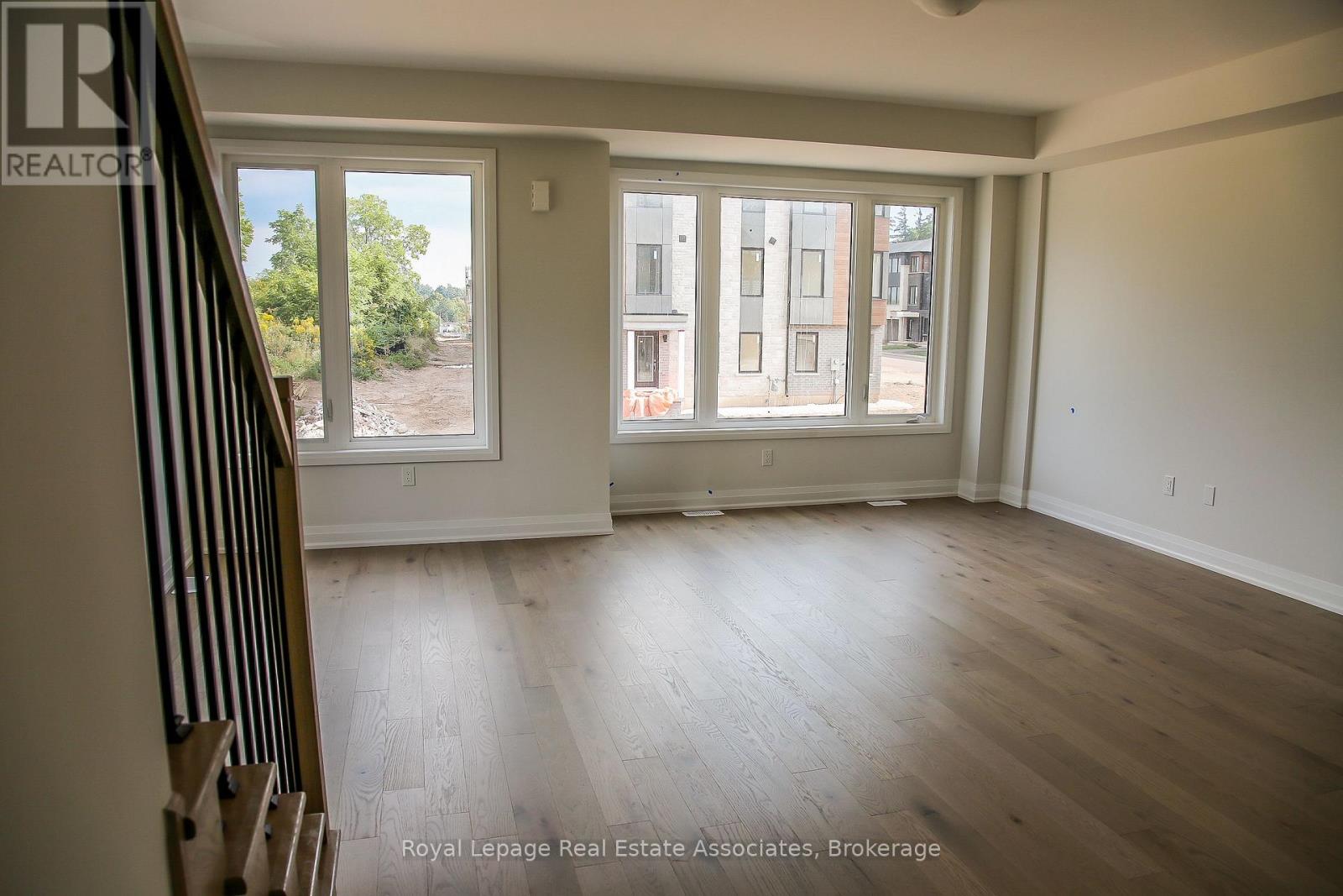 40 Windtree Way, Halton Hills, Ontario  L7G 0P6 - Photo 5 - W12827972