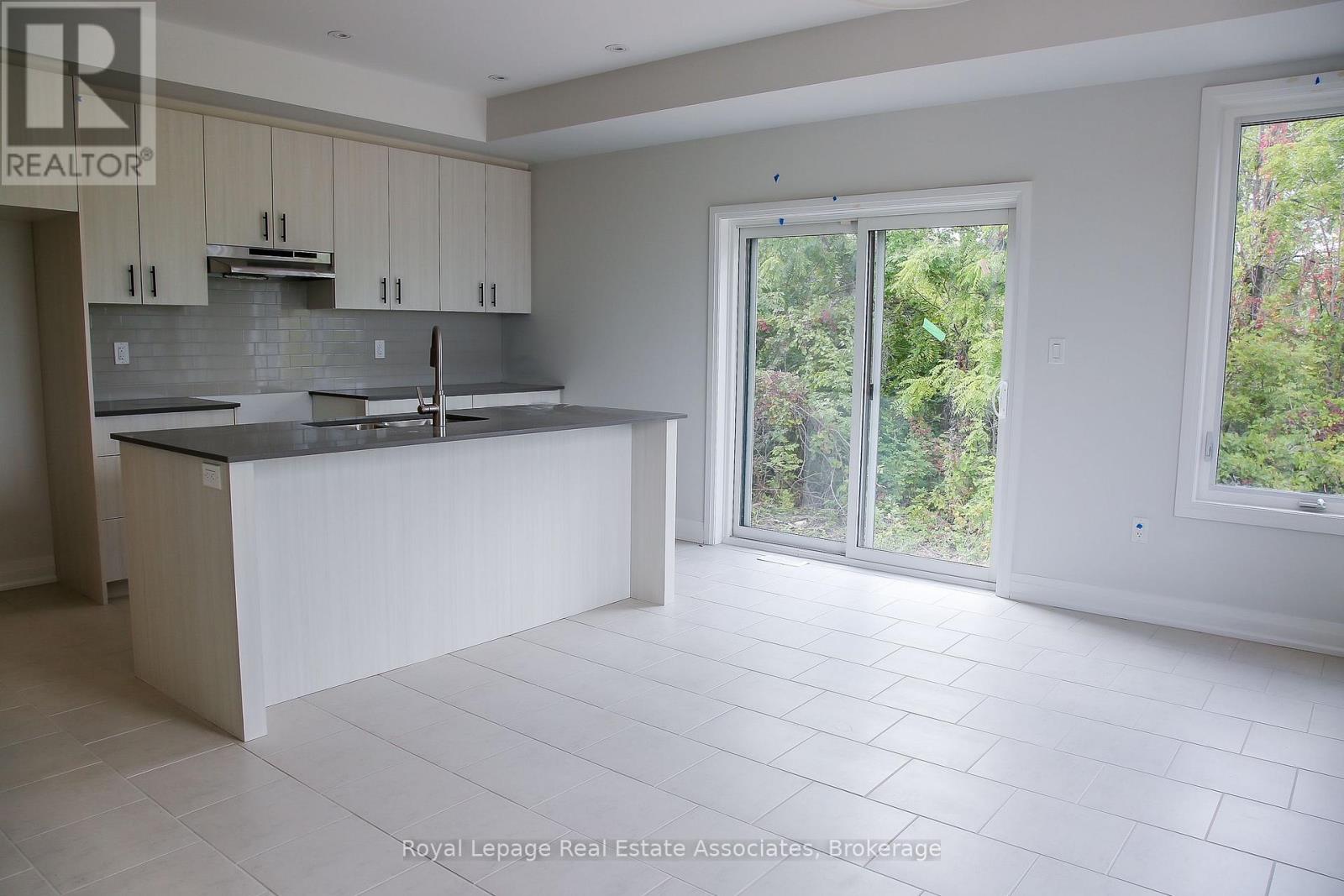 40 Windtree Way, Halton Hills, Ontario  L7G 0P6 - Photo 8 - W12827972