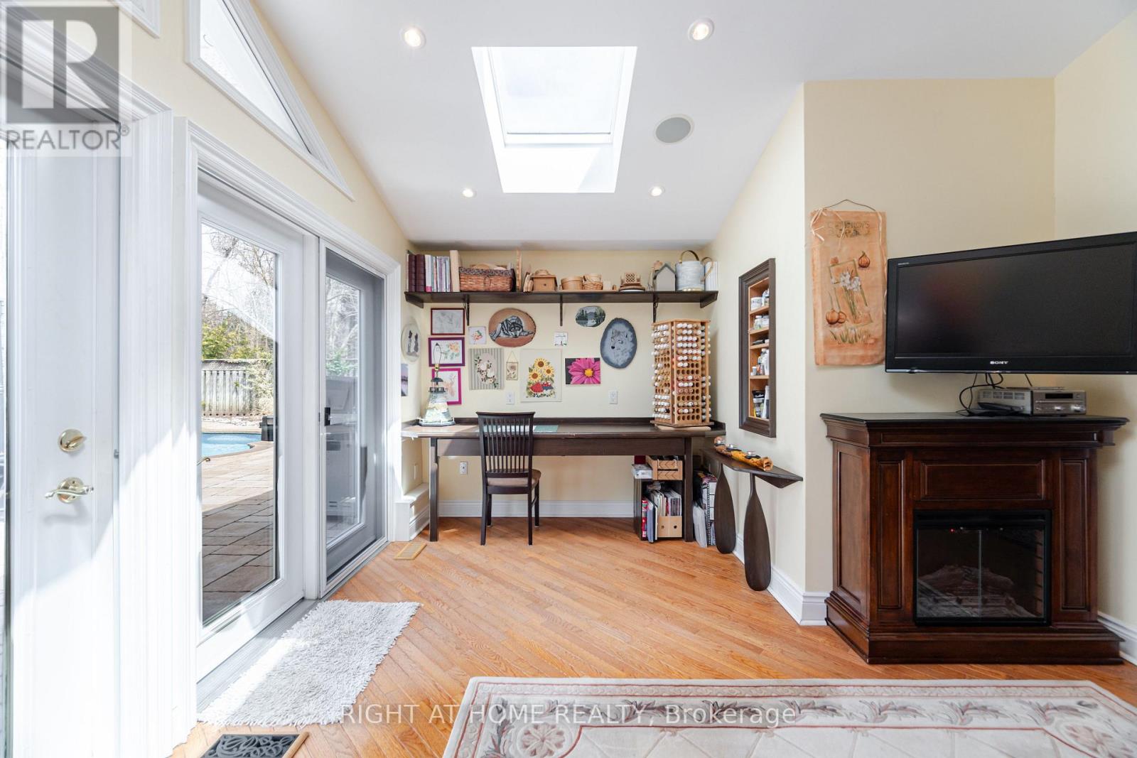 1117 Springhill Drive, Mississauga, Ontario  L5H 1N2 - Photo 14 - W12827998