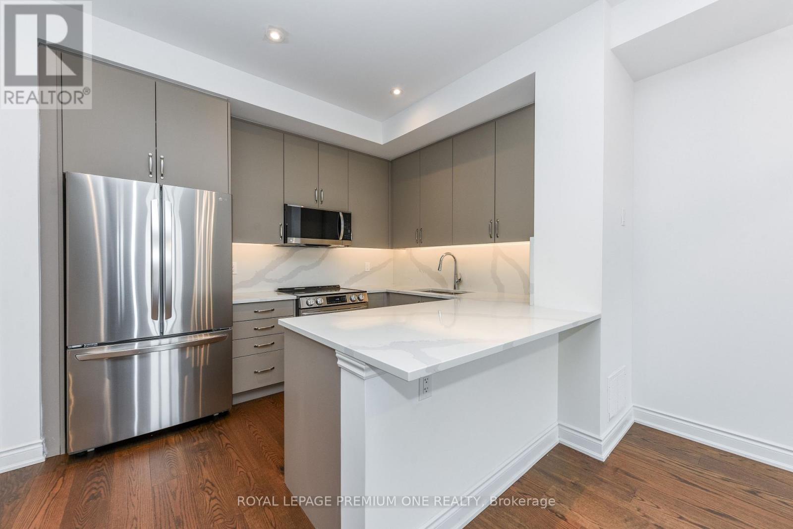 109 - 130 Lunar Crescent, Mississauga, Ontario  L5M 2P6 - Photo 10 - W12828018