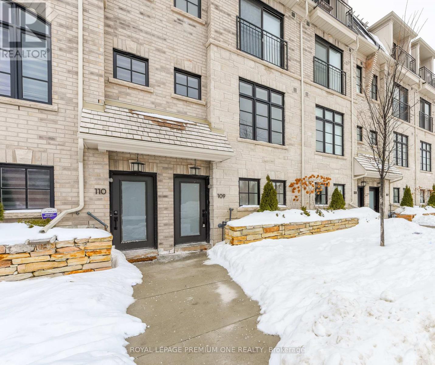 109 - 130 Lunar Crescent, Mississauga, Ontario  L5M 2P6 - Photo 2 - W12828018