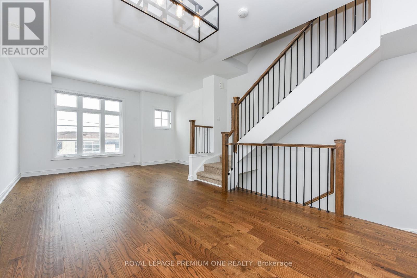 109 - 130 Lunar Crescent, Mississauga, Ontario  L5M 2P6 - Photo 5 - W12828018