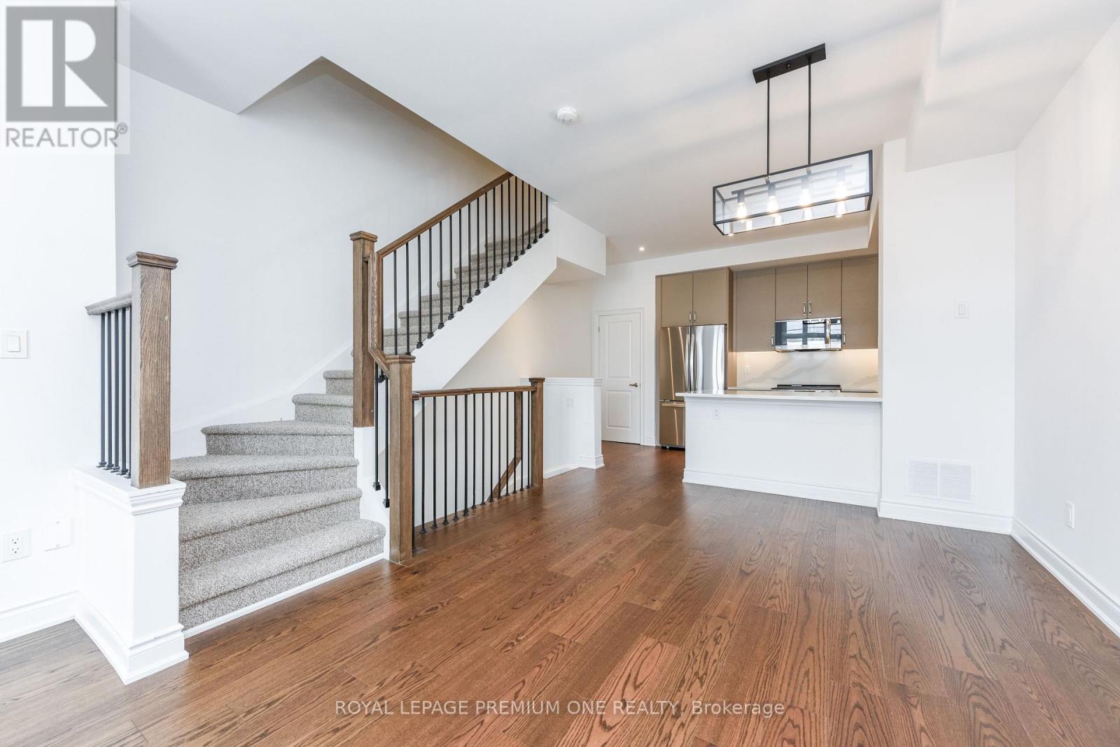 109 - 130 Lunar Crescent, Mississauga, Ontario  L5M 2P6 - Photo 8 - W12828018