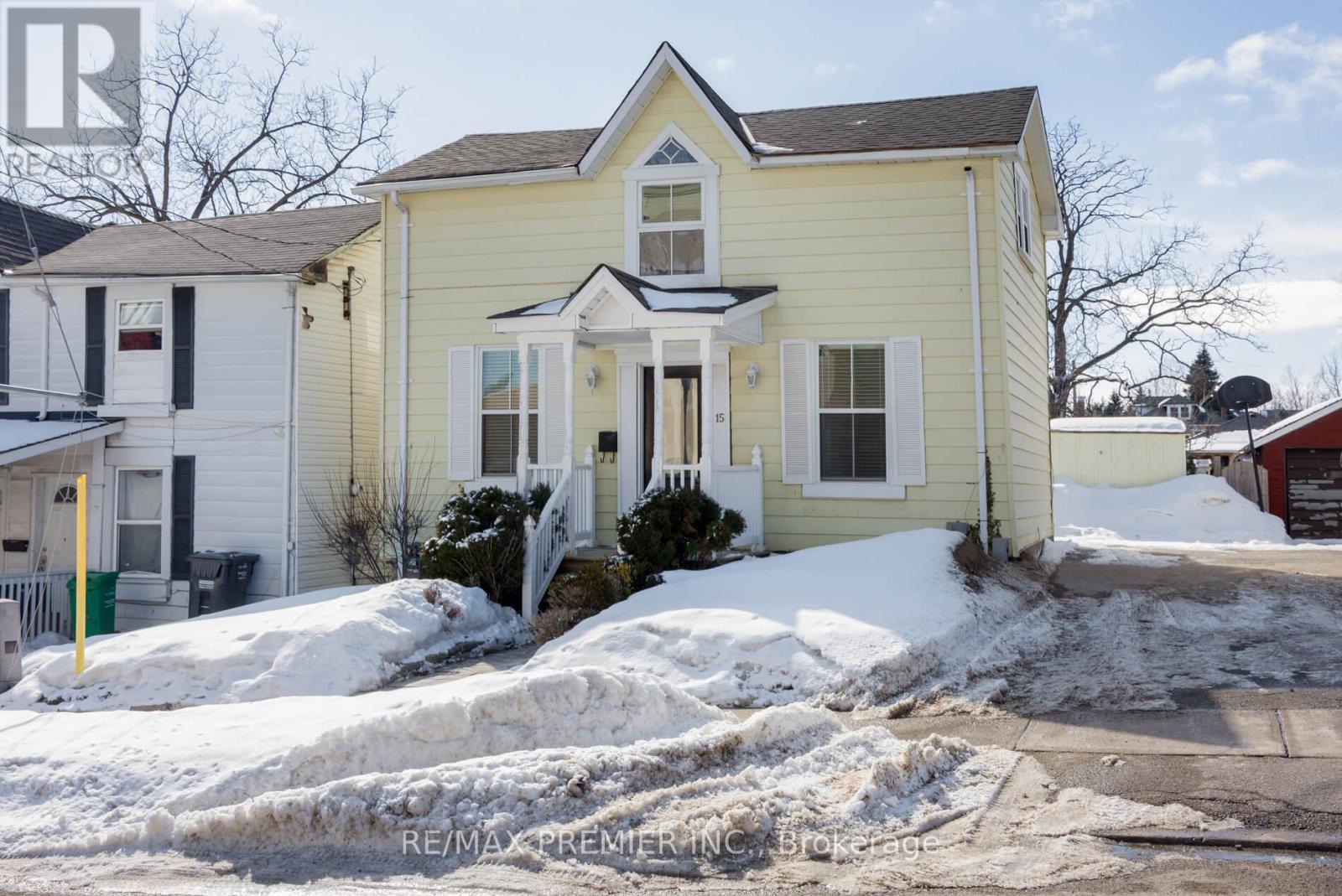 15 ELIZABETH STREET N, Brampton, Ontario