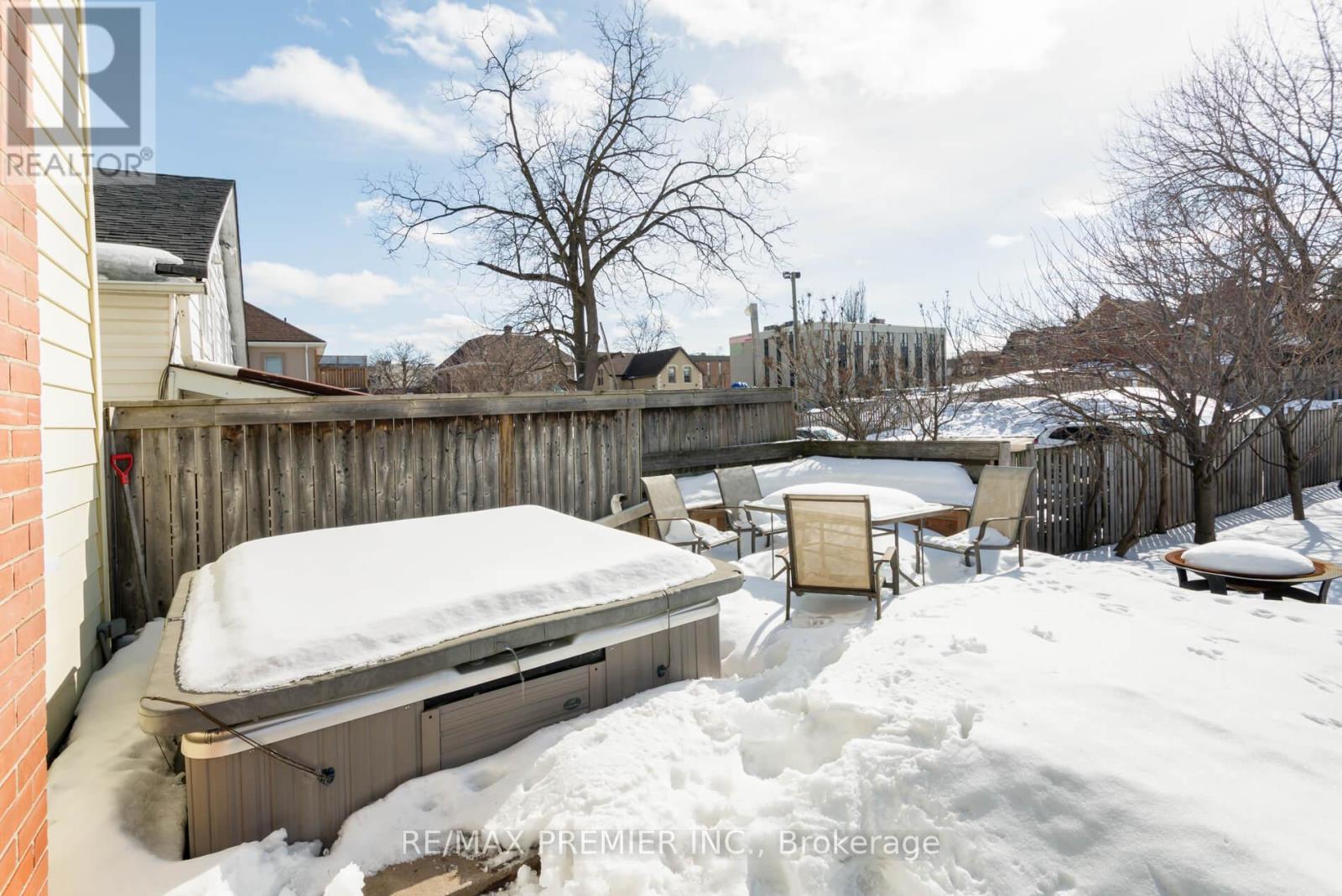 15 Elizabeth Street N, Brampton, Ontario  L6X 1S1 - Photo 35 - W12828048