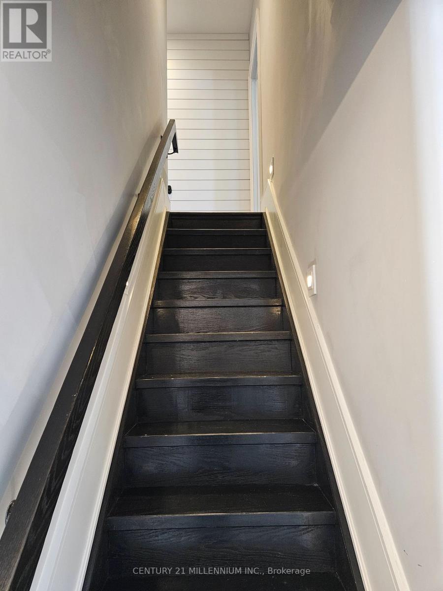 68 River Drive, Halton Hills (Georgetown), Ontario  L7G 2J2 - Photo 18 - W12828082