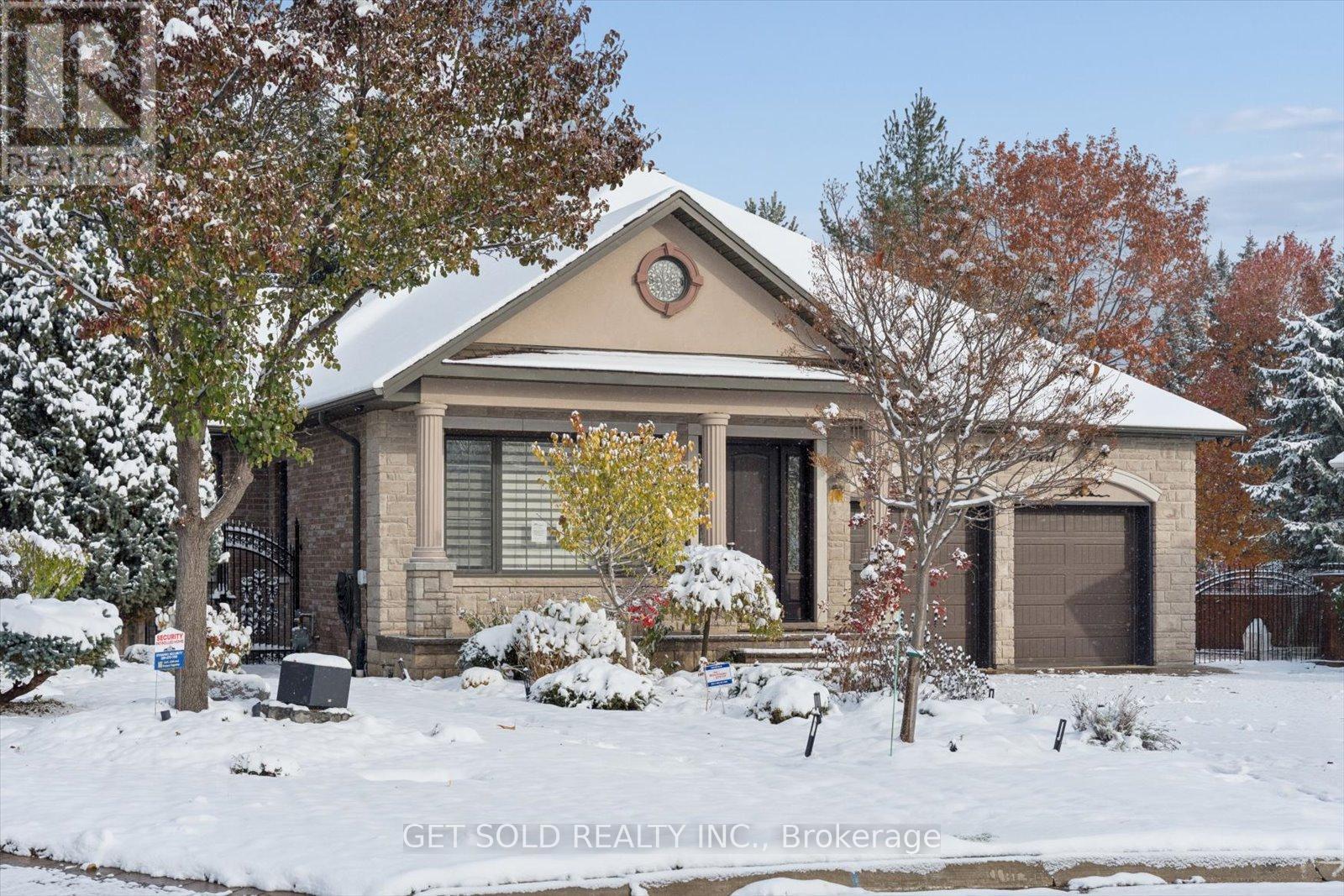 7 Tristan Court, Brampton, Ontario  L6Y 5S2 - Photo 2 - W12828096