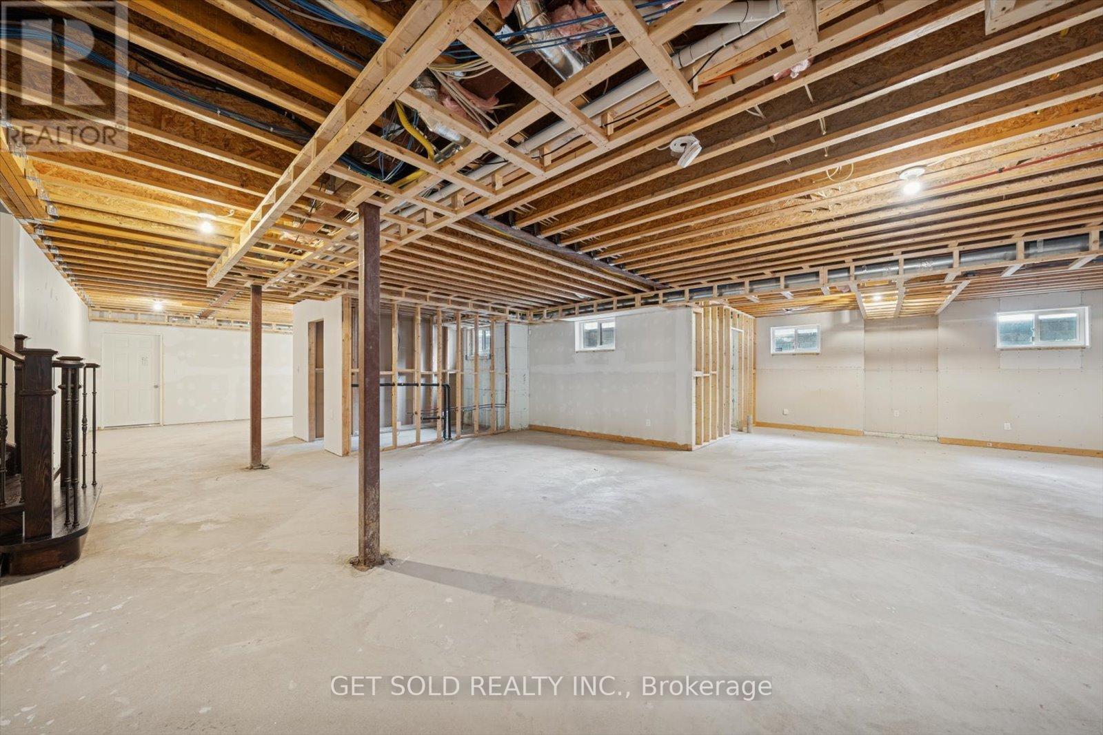 7 Tristan Court, Brampton, Ontario  L6Y 5S2 - Photo 35 - W12828096