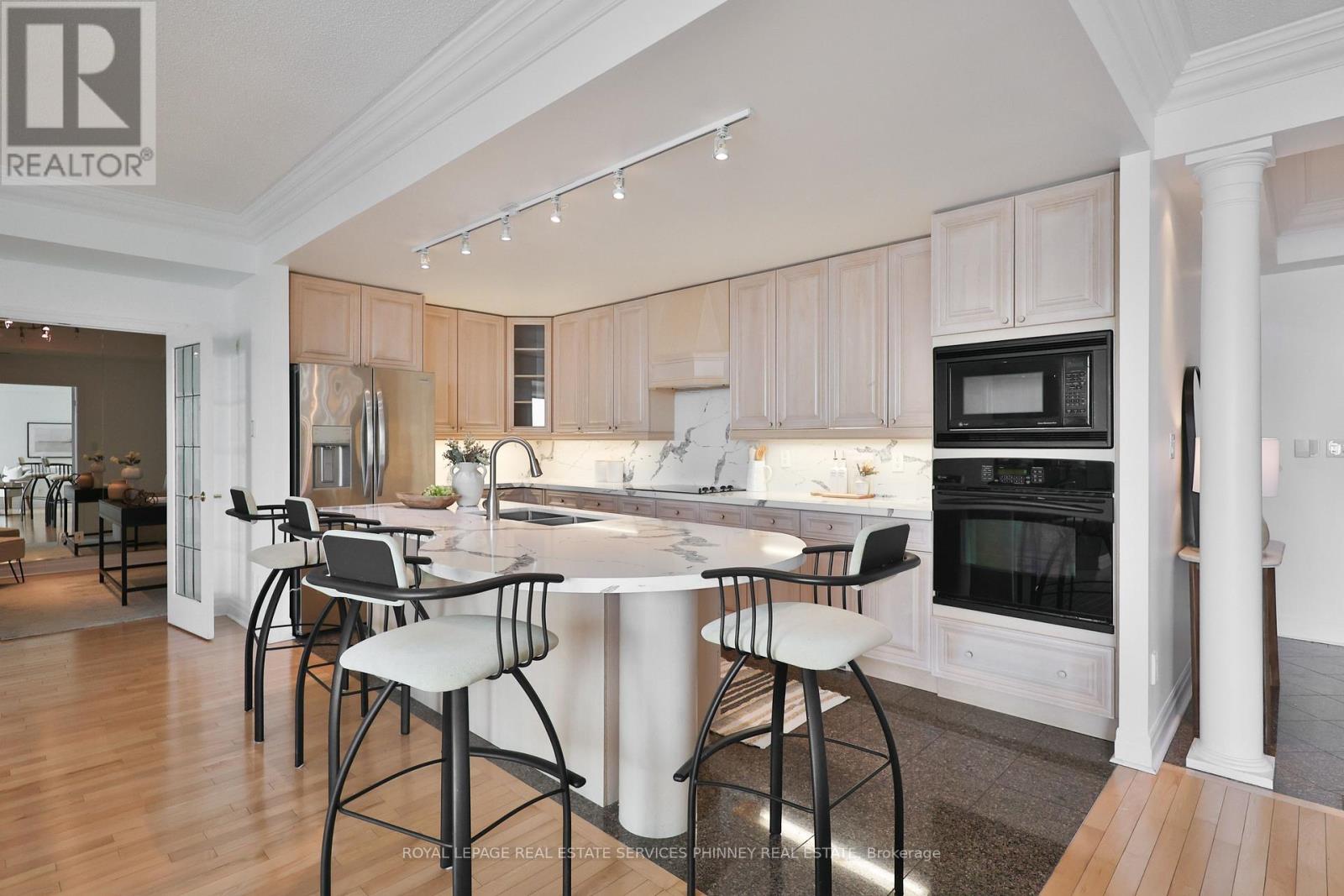 409 - 65 Port Street, Mississauga, Ontario  L5G 4V3 - Photo 10 - W12828100