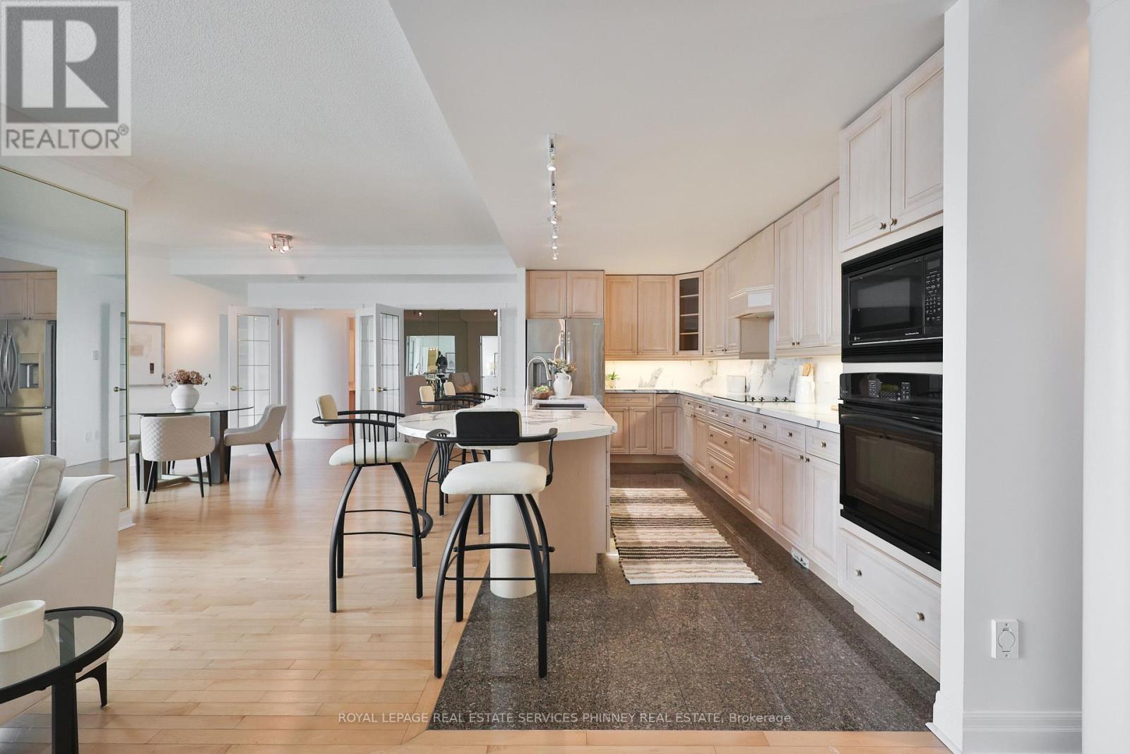 409 - 65 Port Street, Mississauga, Ontario  L5G 4V3 - Photo 9 - W12828100