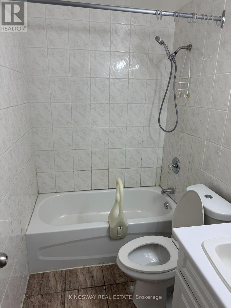 347 - 1395 Williamsport Drive, Mississauga, Ontario  L4X 2T4 - Photo 18 - W12828138