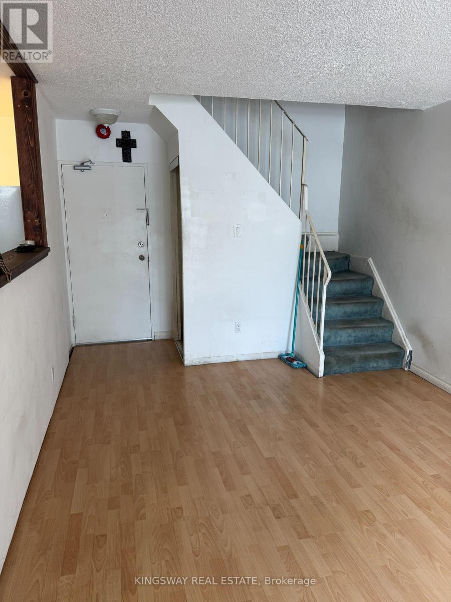 347 - 1395 Williamsport Drive, Mississauga, Ontario  L4X 2T4 - Photo 2 - W12828138