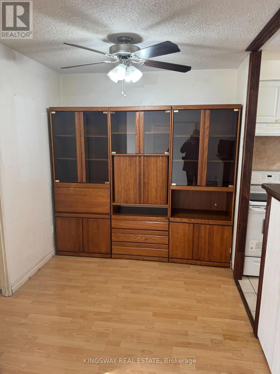 347 - 1395 Williamsport Drive, Mississauga, Ontario  L4X 2T4 - Photo 4 - W12828138