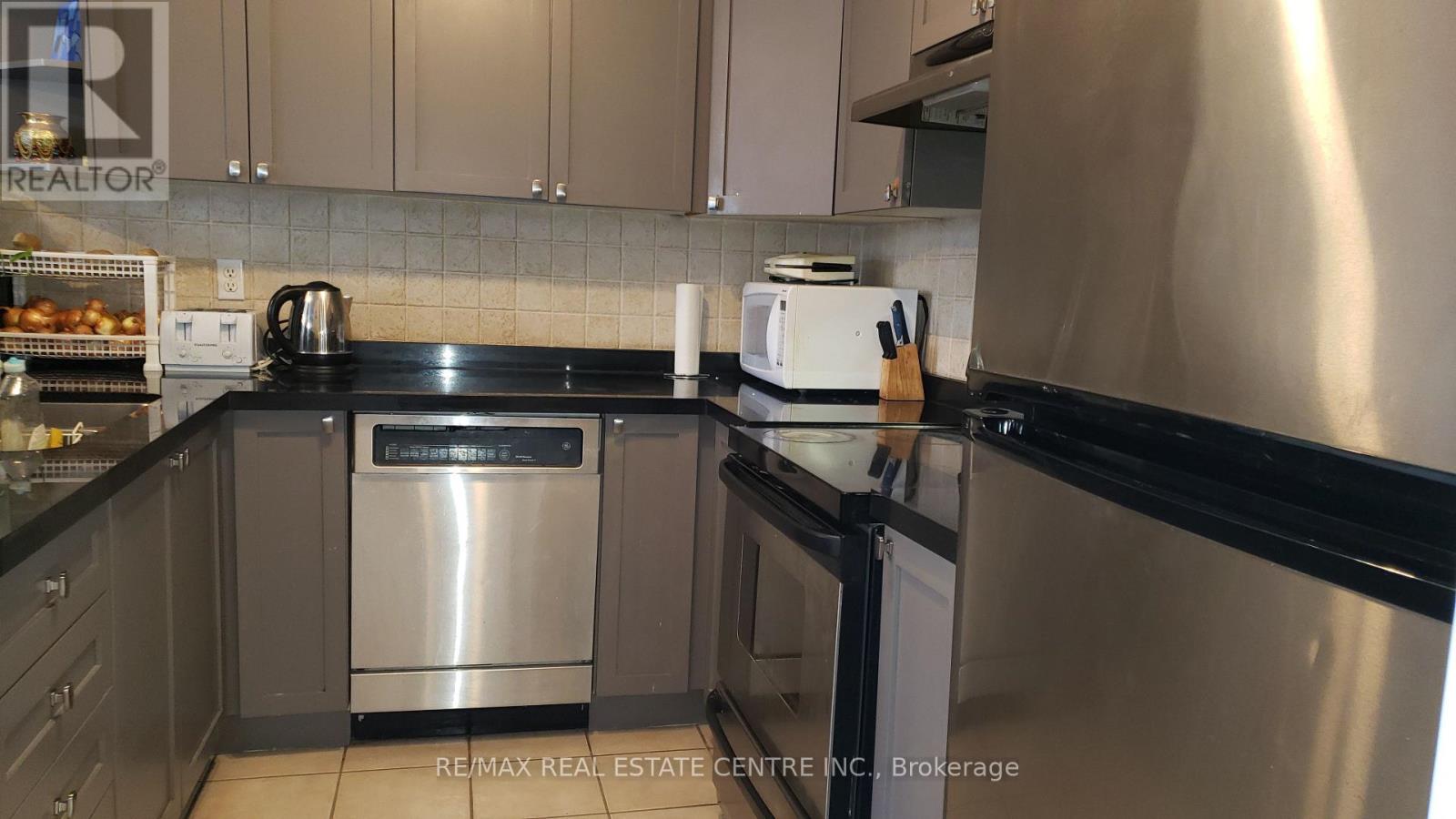 28 - 5980 Whitehorn Avenue, Mississauga, Ontario  L5V 2Y2 - Photo 37 - W12828158