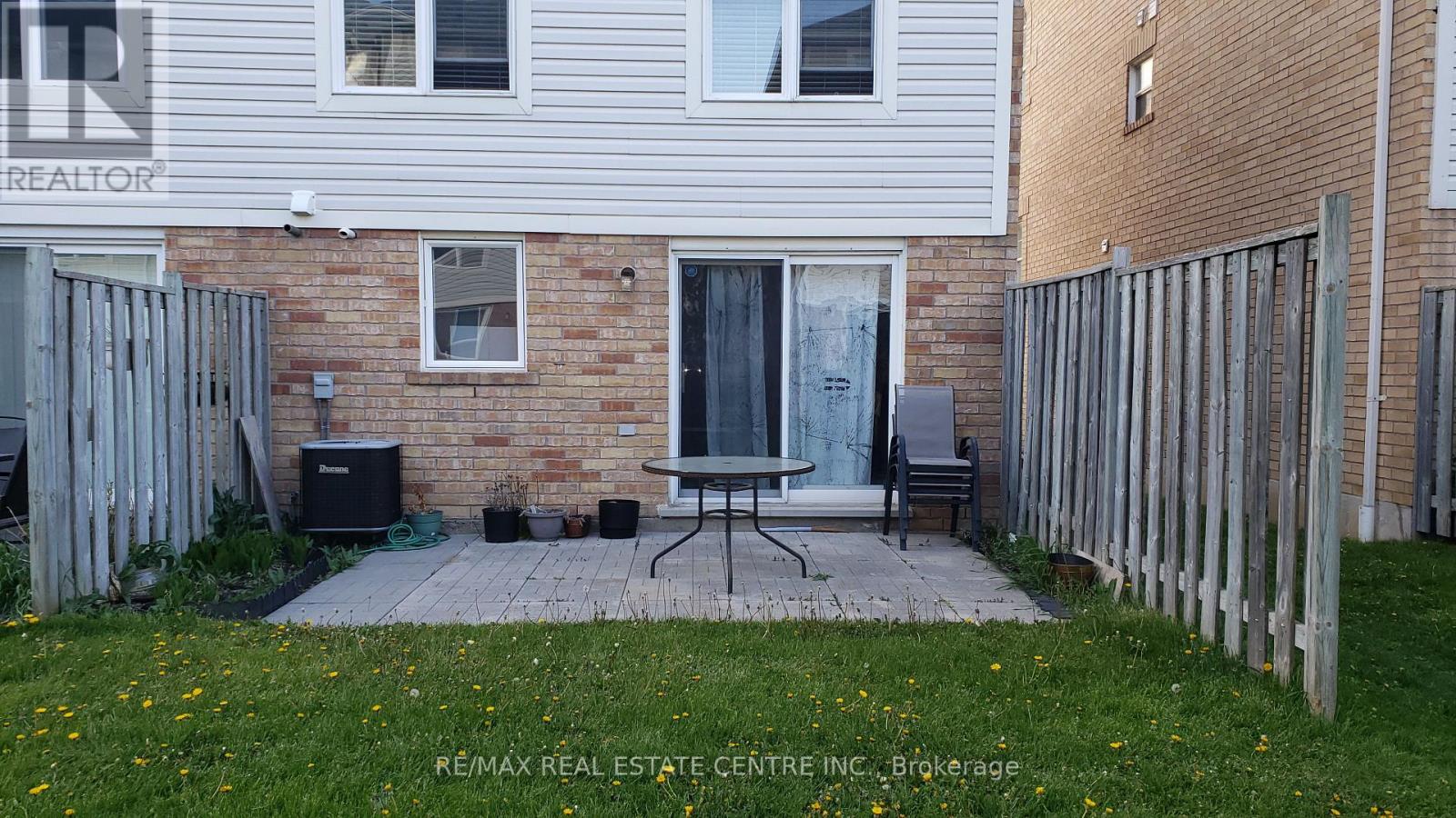28 - 5980 Whitehorn Avenue, Mississauga, Ontario  L5V 2Y2 - Photo 5 - W12828158